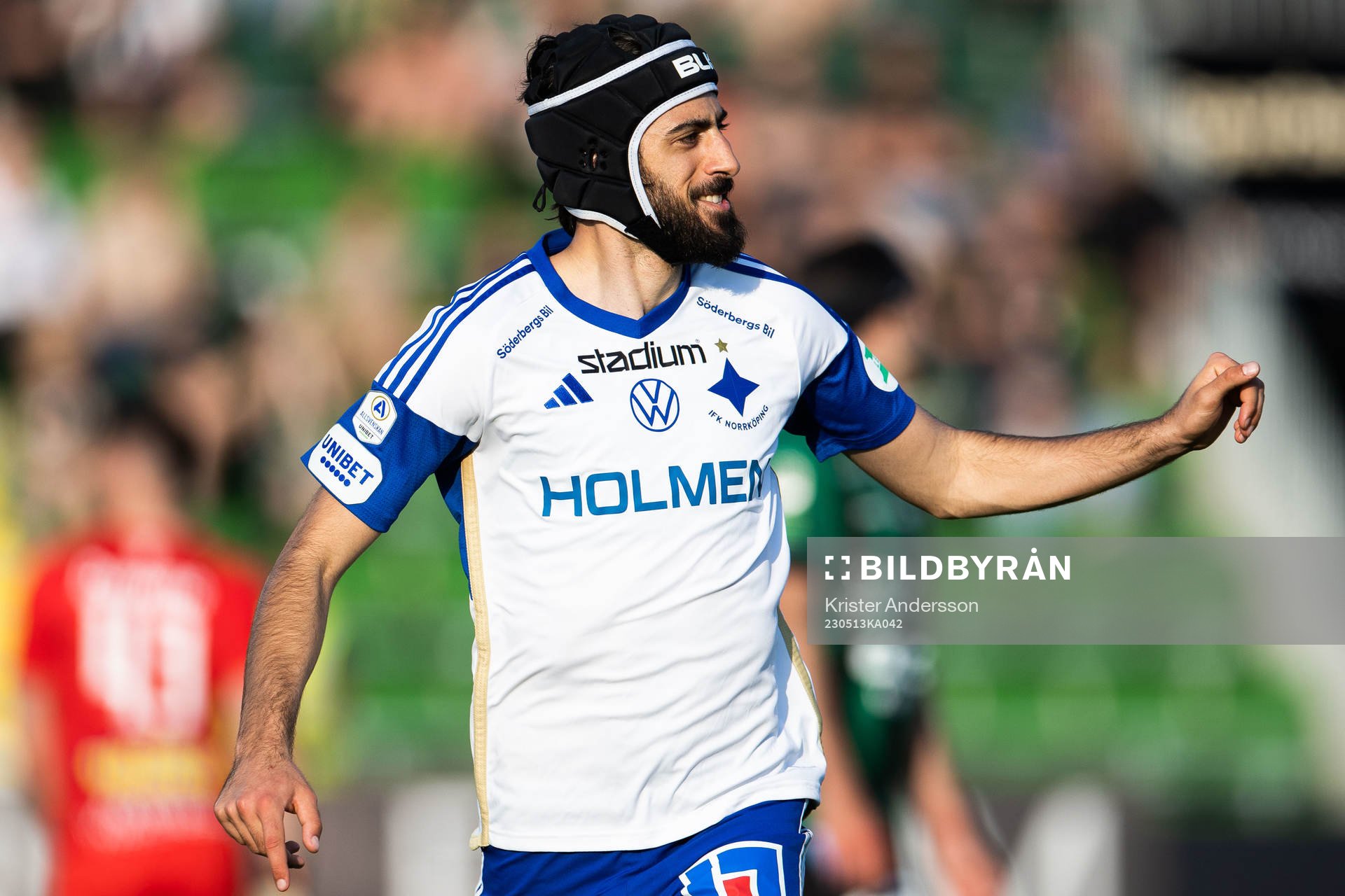 IFK Norrköpings Kristoffer Khazeni jublar efter 1-3 under fotbollsmatchen i Allsvenskan mellan Varberg och IFK Norrköping den 13 maj 2023 i Varberg.