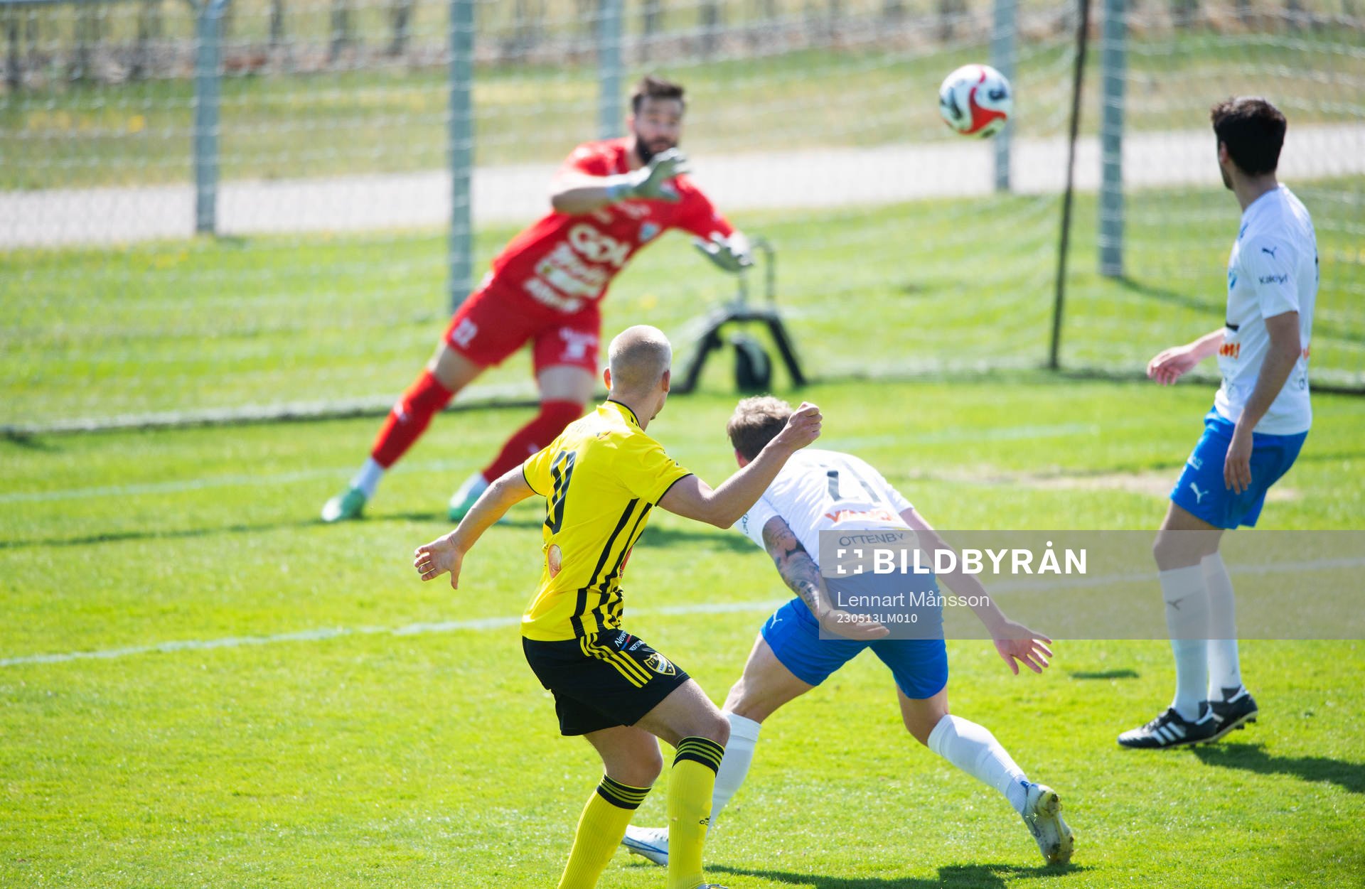IFK Hässleholms Olle Kjellman Olblad gör 1-0 i matchen i