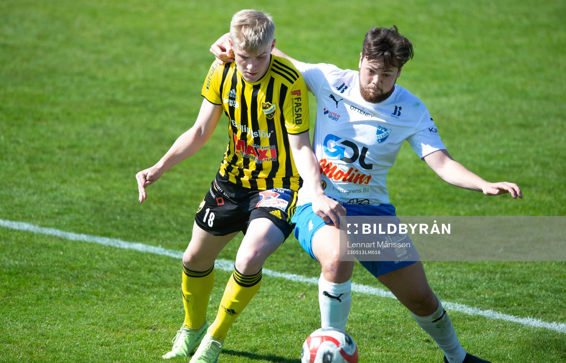 IFK Hässleholms Linus Roslund i matchen i division 2