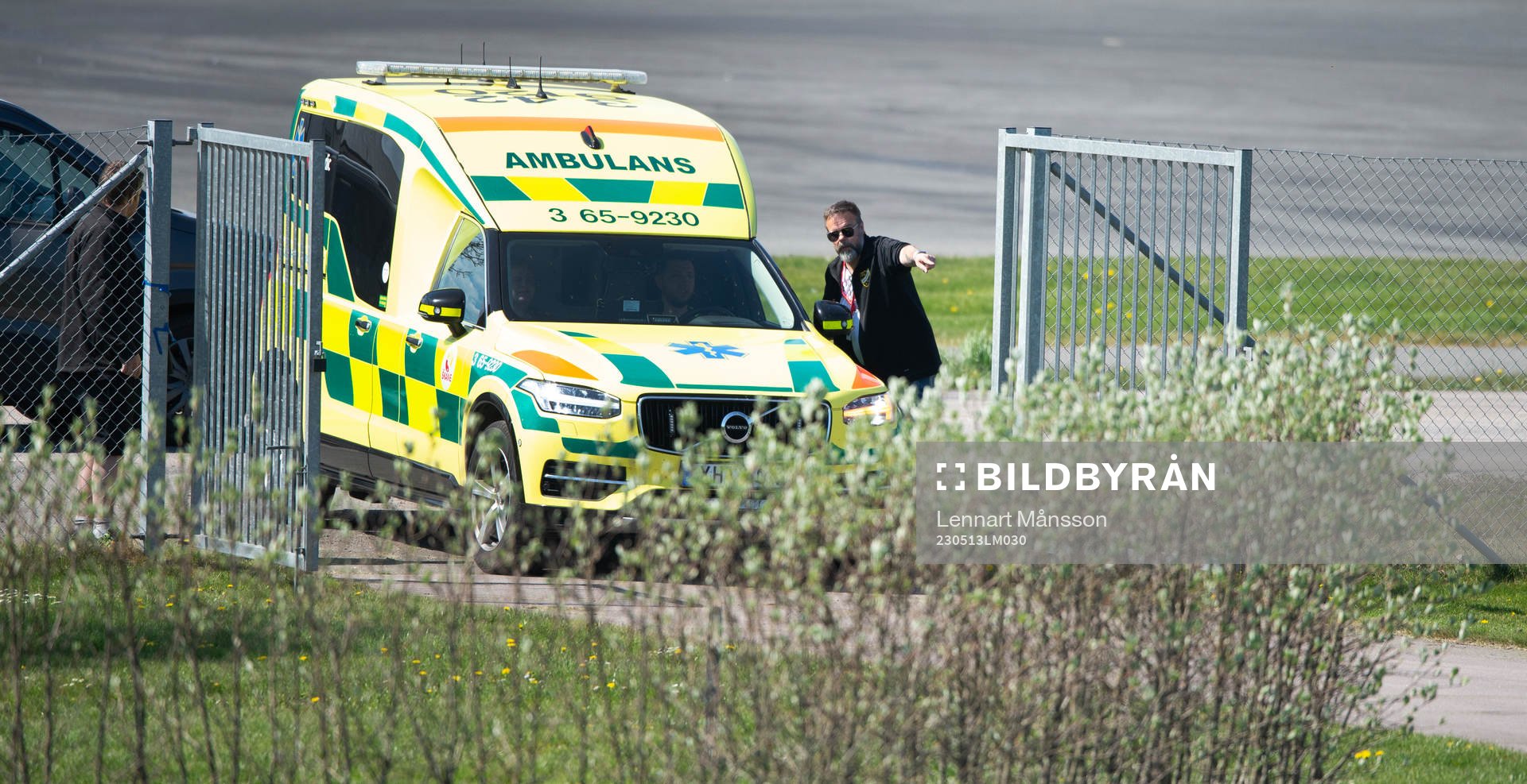 Ambulans på väg hämta en huvudskada spelare i matchen i