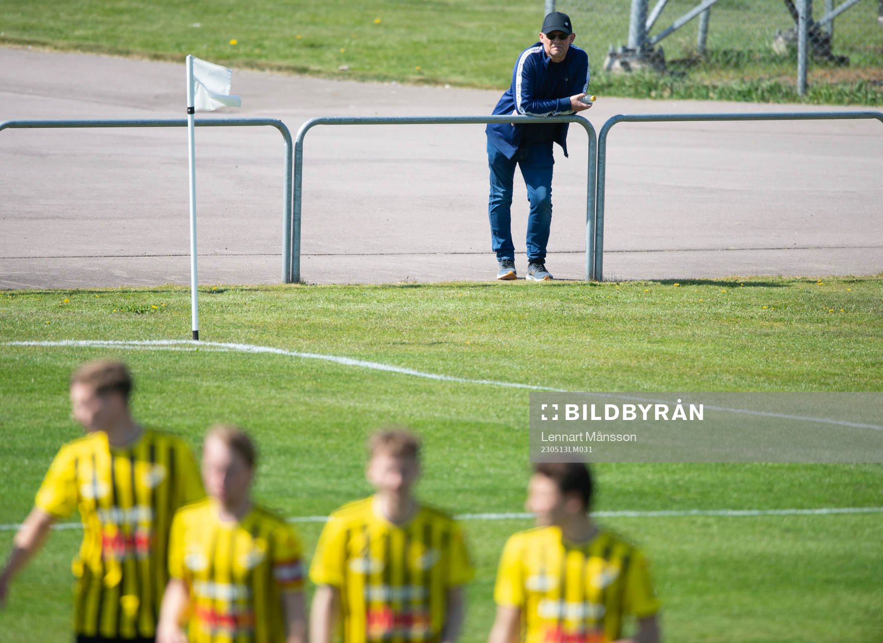 IFK Hässleholms sportchef Peter Persson följer sitt lag i