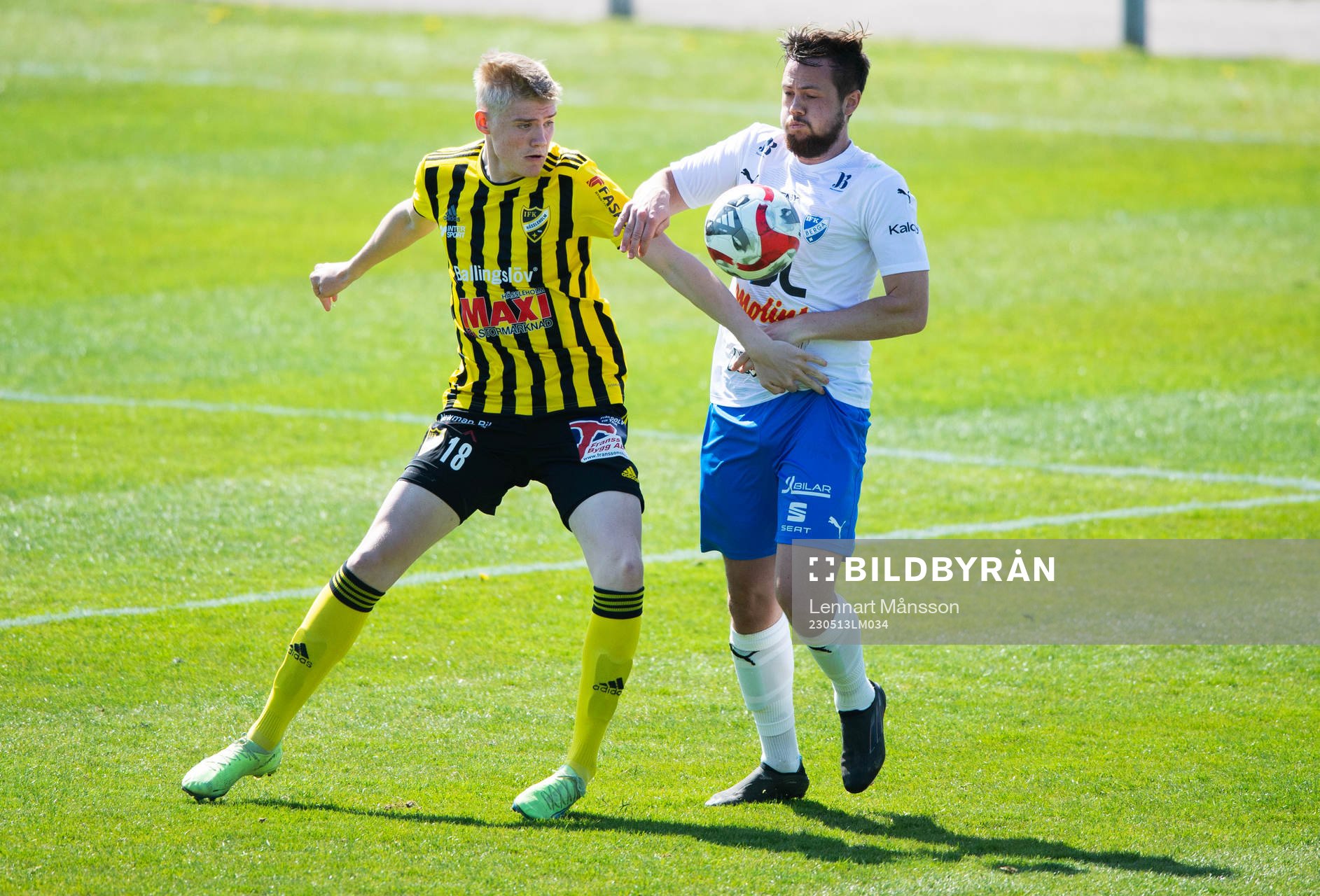 IFK Hässleholms Linus Roslund banar väg för 1-0 i