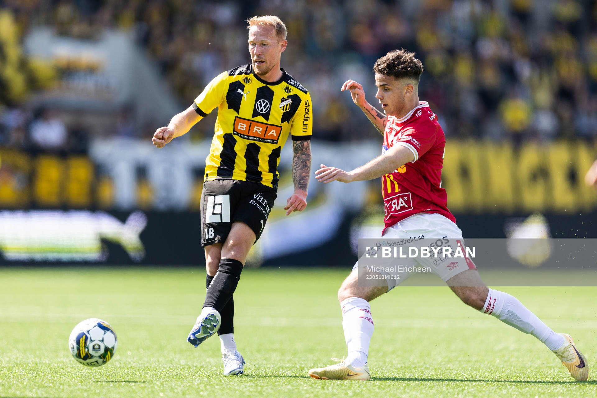 Häckens Mikkel Rygaard Jensen och Degerfors Justin Salmon