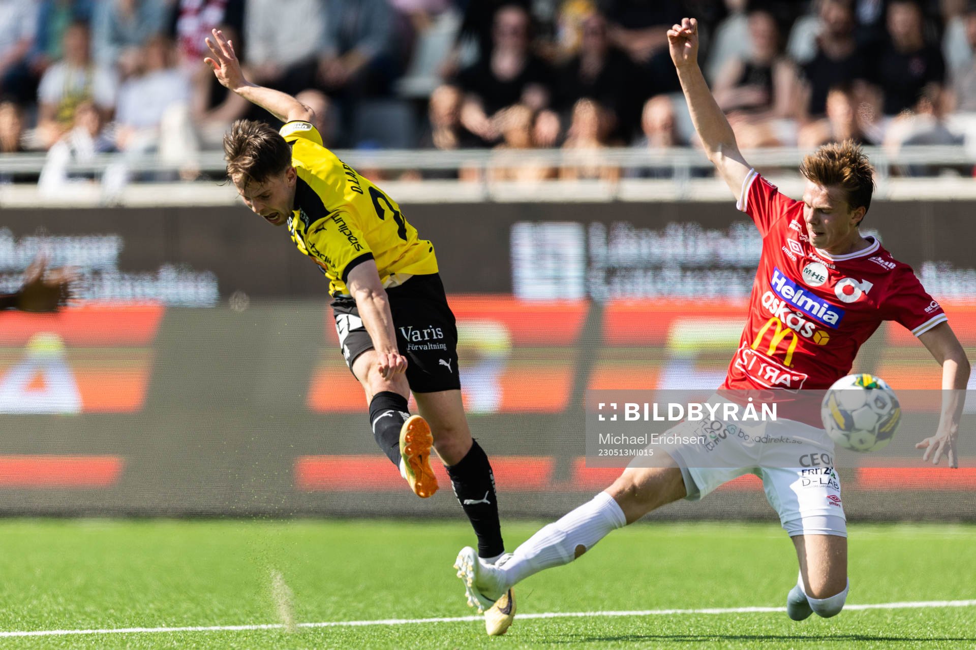Häckens Lars Olden Larsen och Degerfors Oscar Wallin