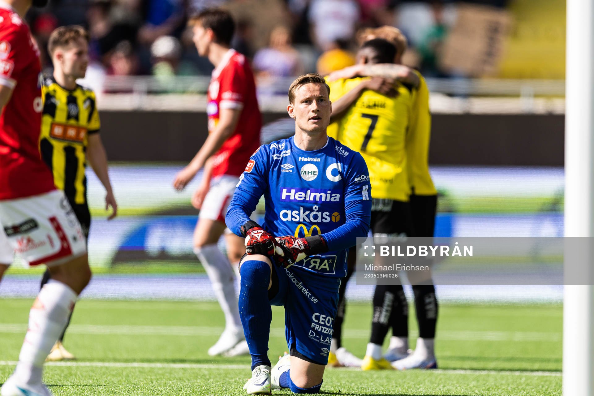 Degerfors målvakt Sondre Lovseth Rossbach deppar