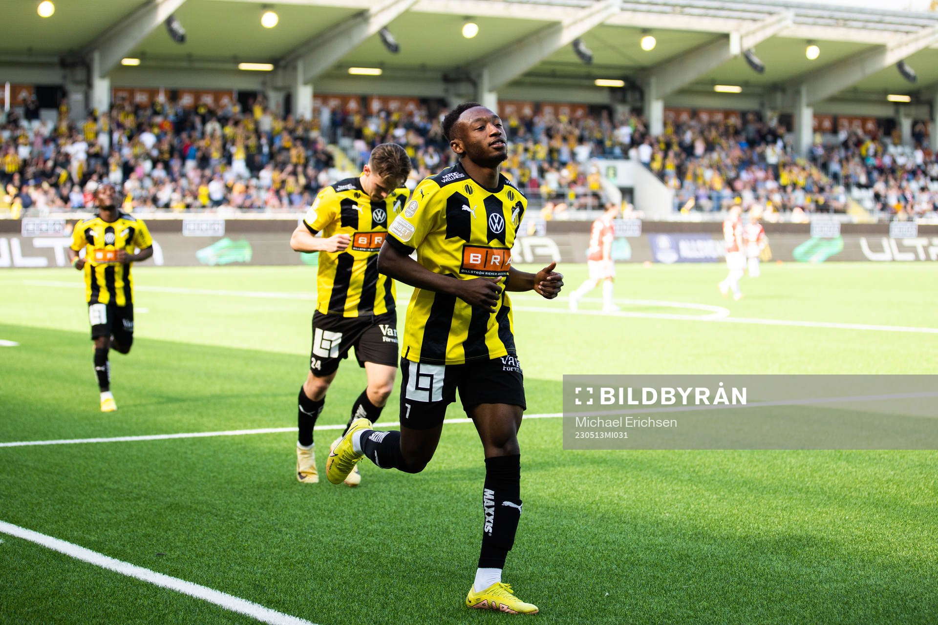 Häckens Benie Adama Traore jublar