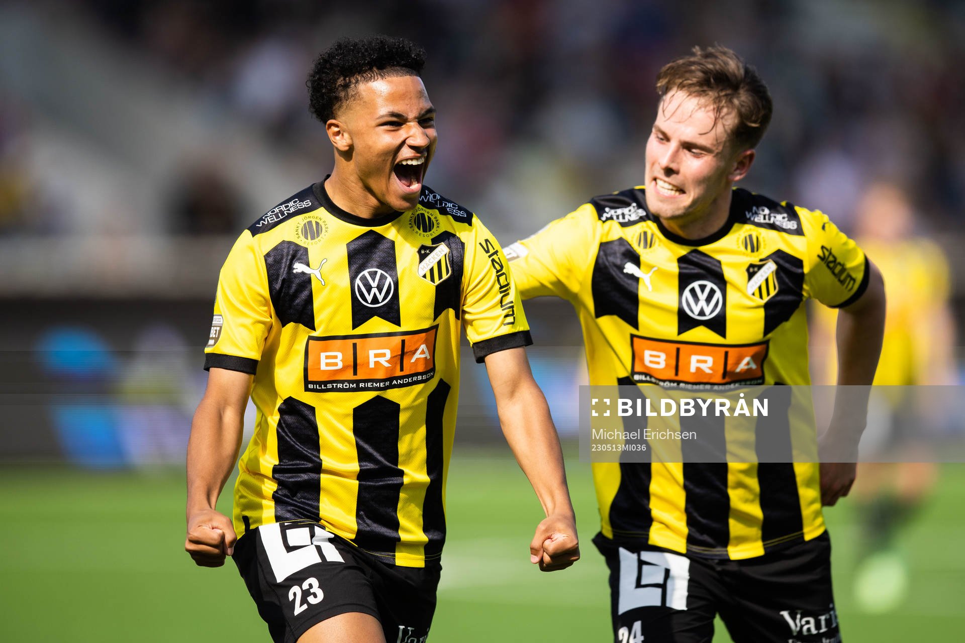 Häckens Momodou Lamin Sonko jublar med Lars Olden Larsen