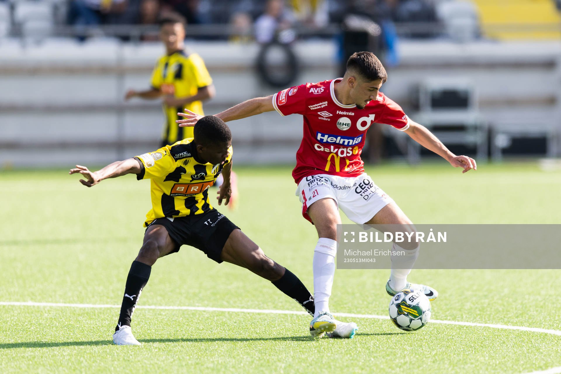 Häckens Akoua Romeo Amane och Degerfors Peter Gwargis