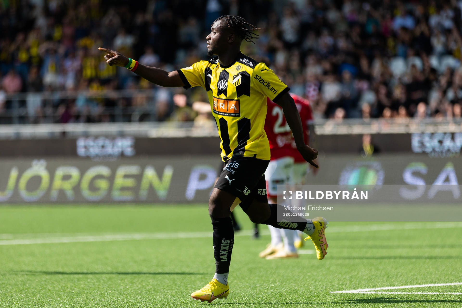 Häckens Ibrahim Sadiq jublar
