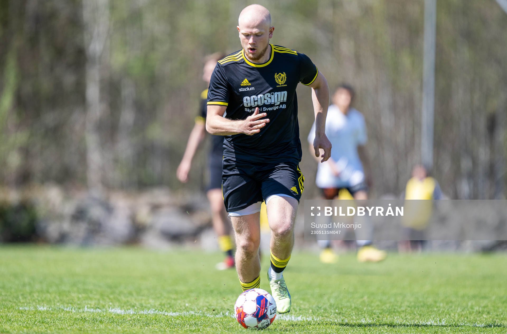 Växjö Norras Olof Strandberg under fotbollsmatchen i division 3 sydöstra götaland mellan Växjö Norra och Växjö BK den 13 maj 2023 i Växjö.