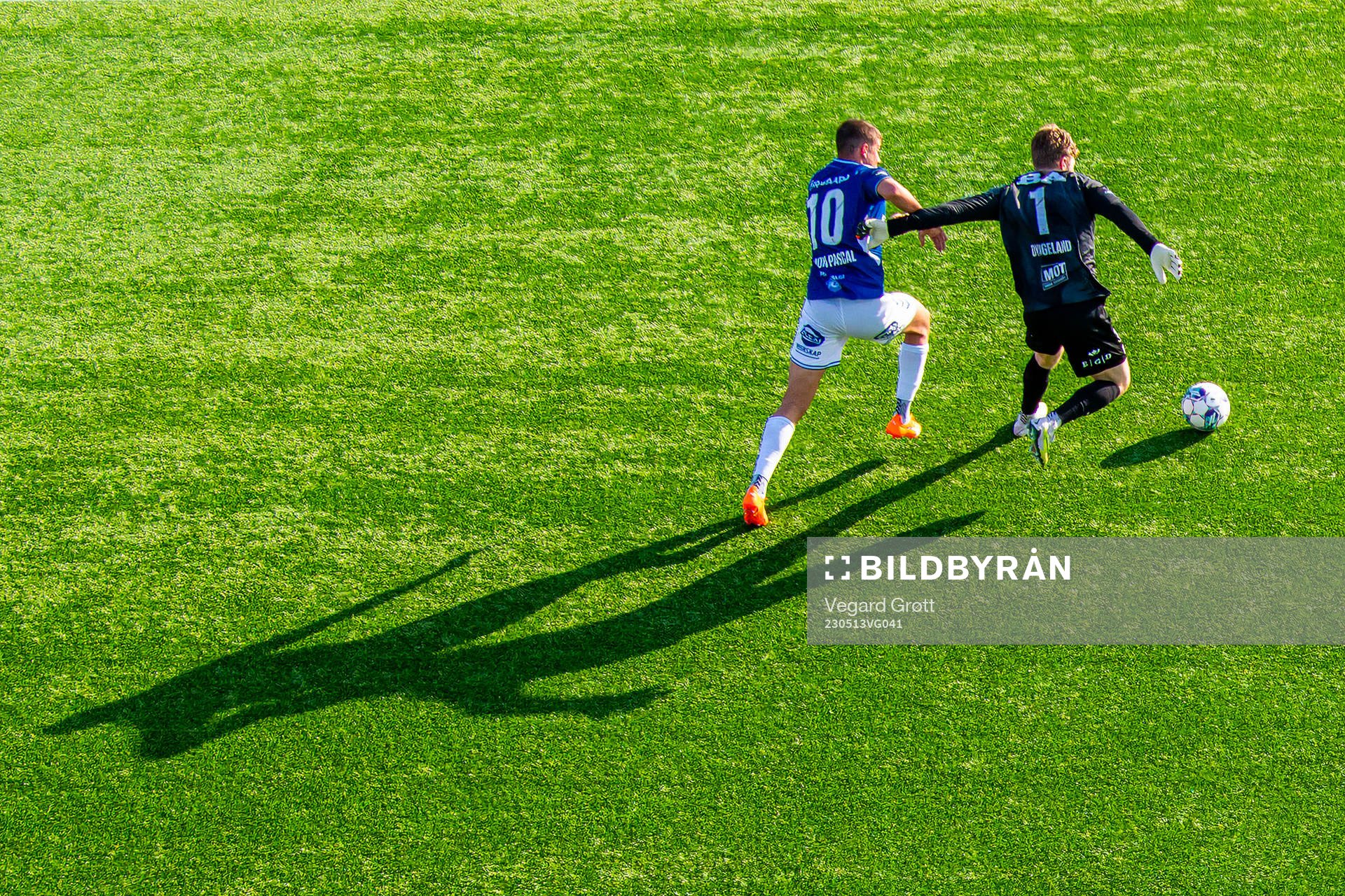 Ramon-Pascal Lundqvist of Sarpsborg 08 and goalkeeper