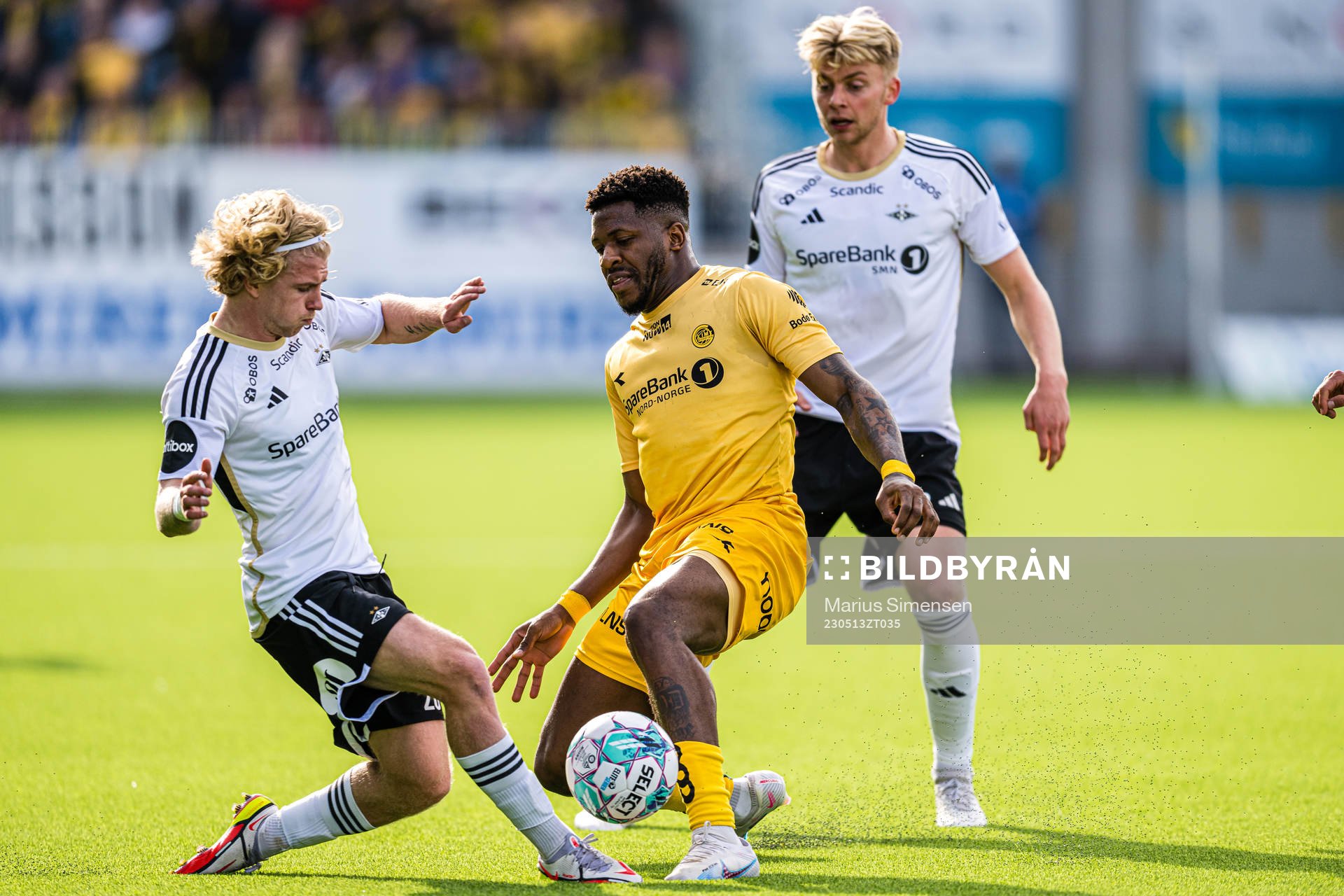 Edvard Tagseth of Rosenborg and Pemi Faris of Bodø/Glimt