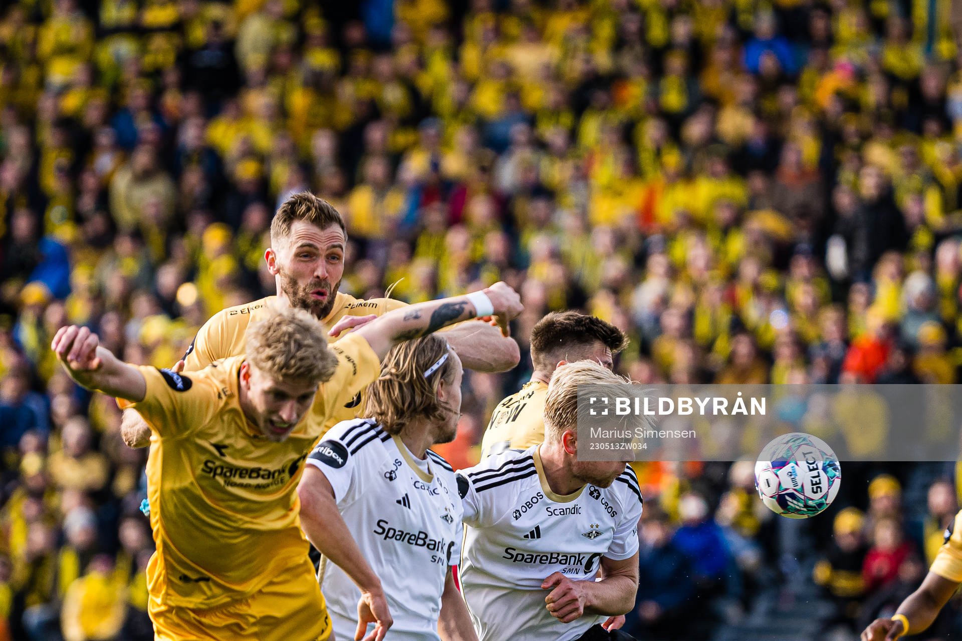 Brede Moe of Bodø/Glimt and Tobias Børkeeiet of Rosenborg