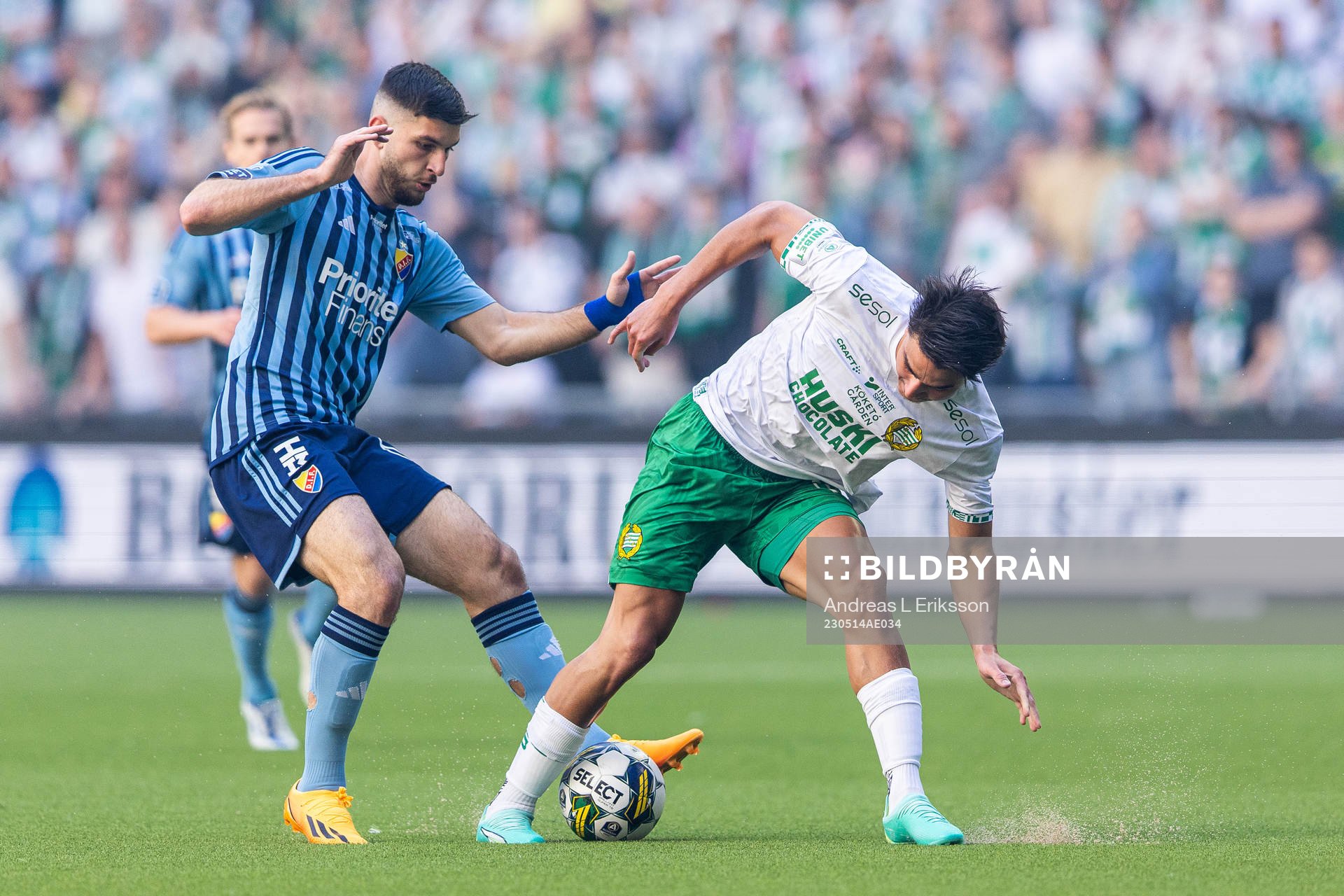 Djurgårdens Besard Sabovic och Hammarbys Jusef Erabi