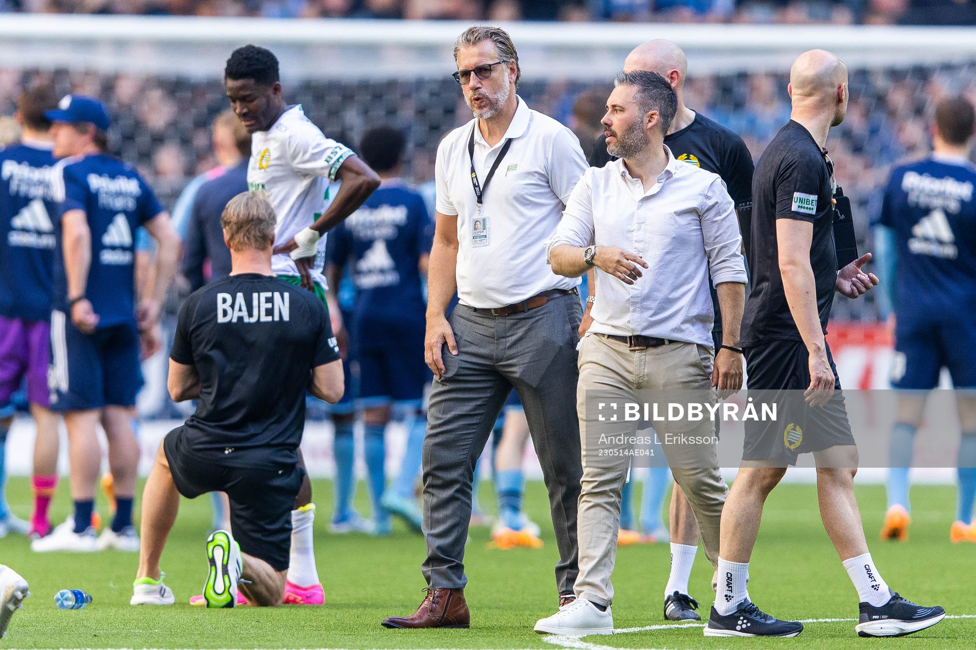 Hammarbys sportchef Jesper Jansson och tränare Marti Cifuentes efter fotbollsmatchen i Allsvenskan mellan Hammarby och Djurgården den 14 maj 2023 i Stockholm.