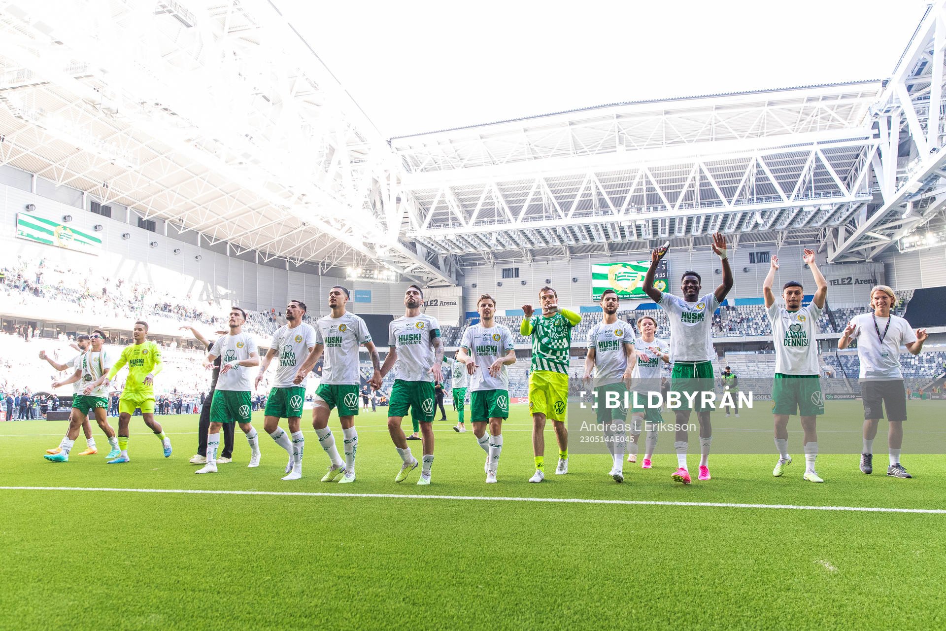 Hammarbys spelare jublar efter fotbollsmatchen i Allsvenskan mellan Hammarby och Djurgården den 14 maj 2023 i Stockholm. 