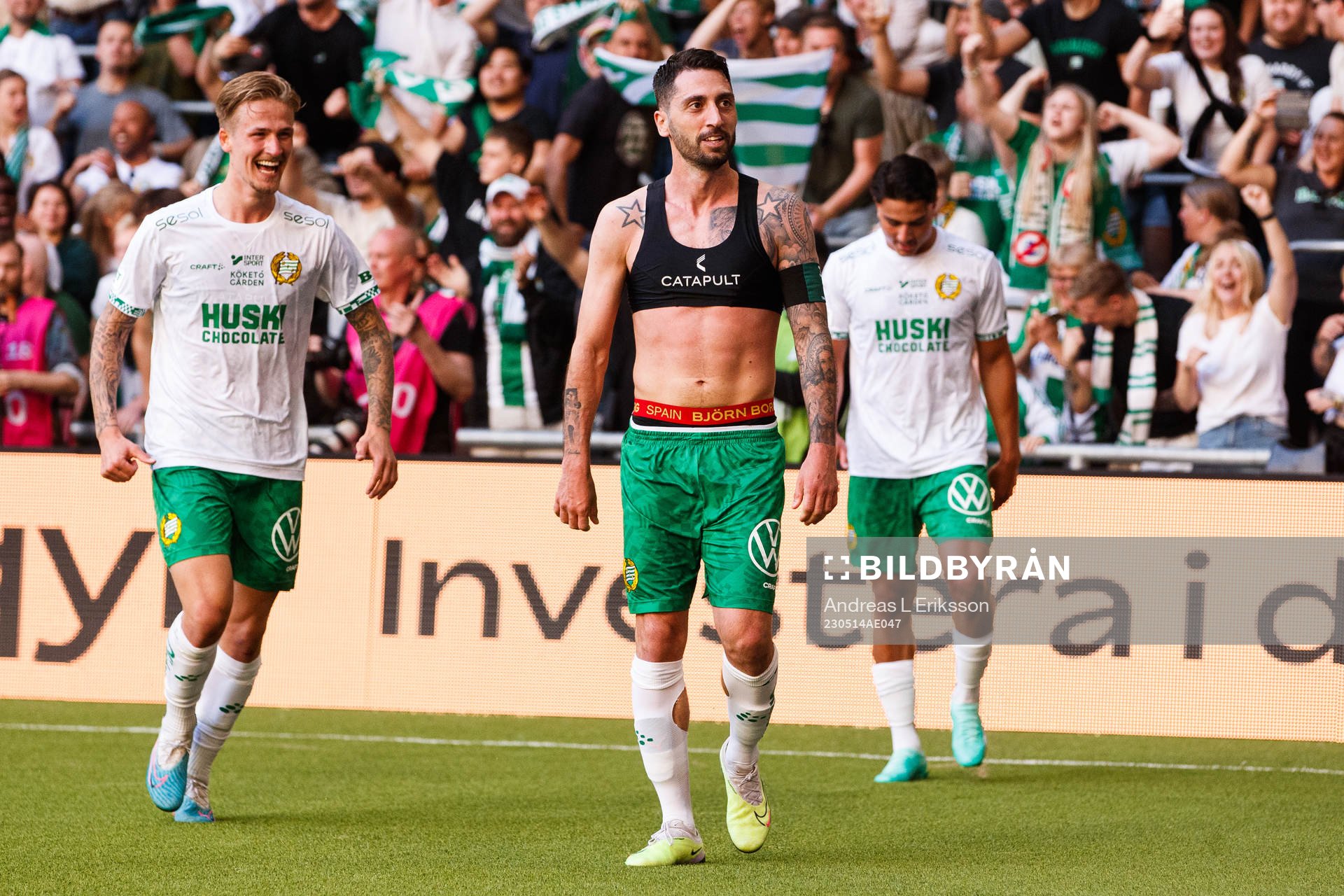 Hammarbys Fredrik Hammar och Nahir Besara jublar