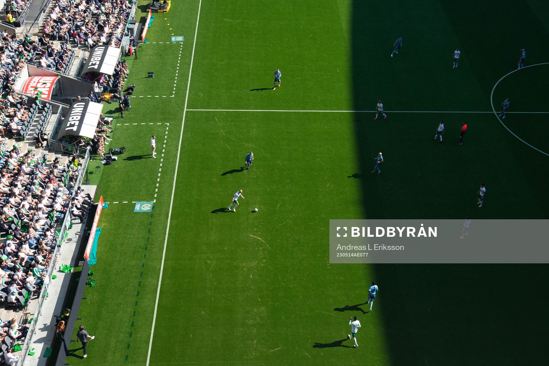 Solen skiner på Tele2 Arena