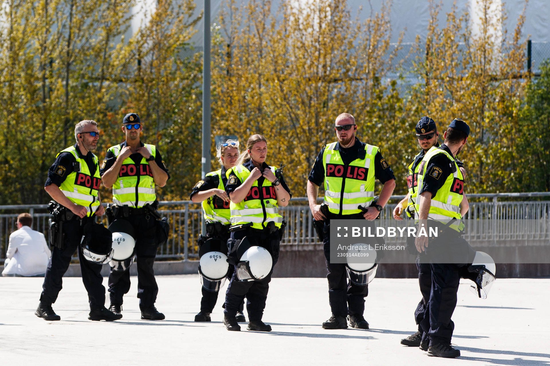 Poliser utanför arenan innan fotbollsmatchen i Allsvenskan