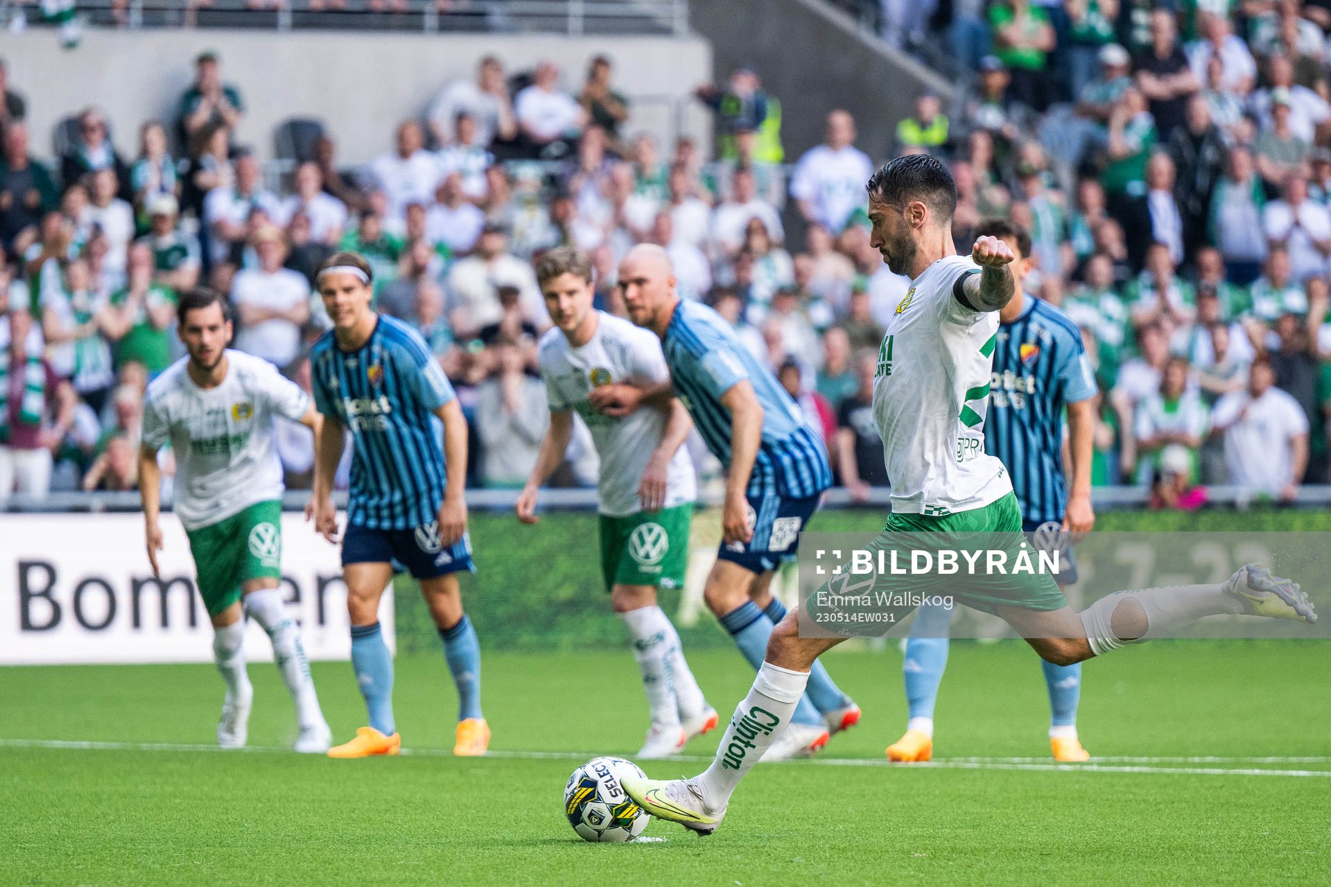 Hammarbys Nahir Besara gör 1-0 på straff