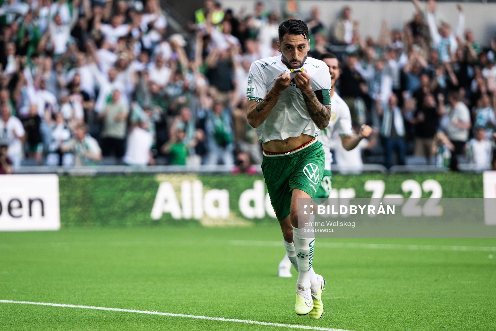 Hammarbys Nahir Besara jublar