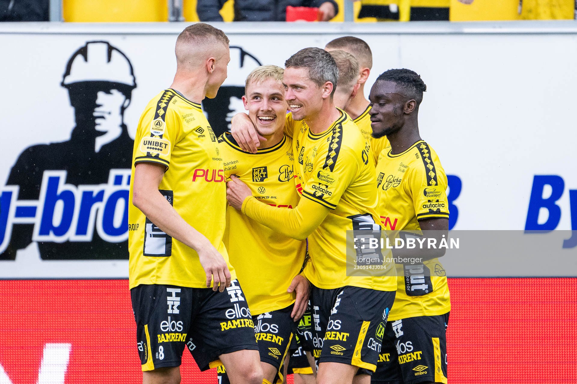 Elfsborgs Jacob Ondrejka jublar med lagkamrater