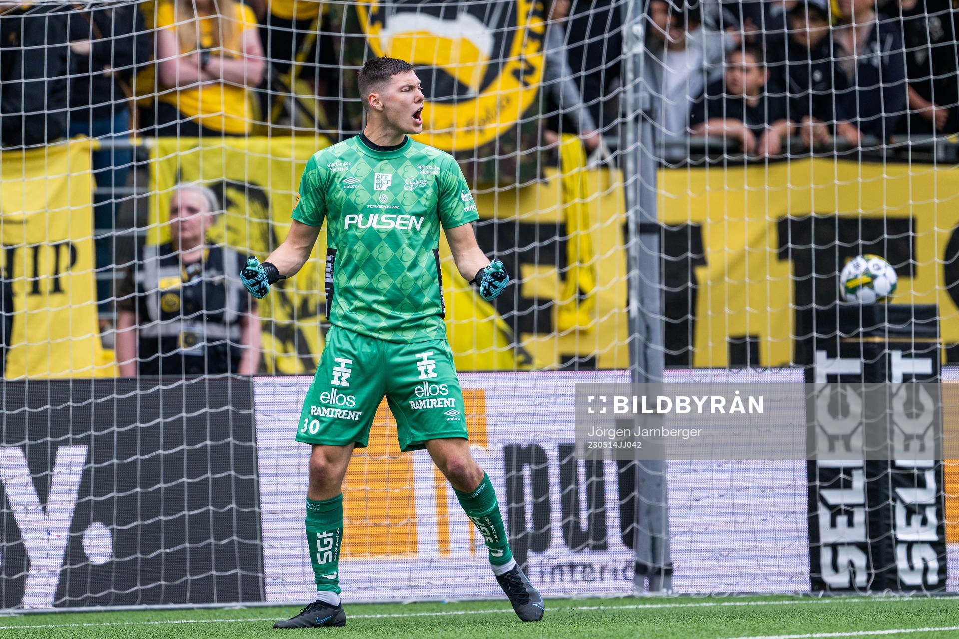 Elfsborgs målvakt Hakon Valdimarsson jublar