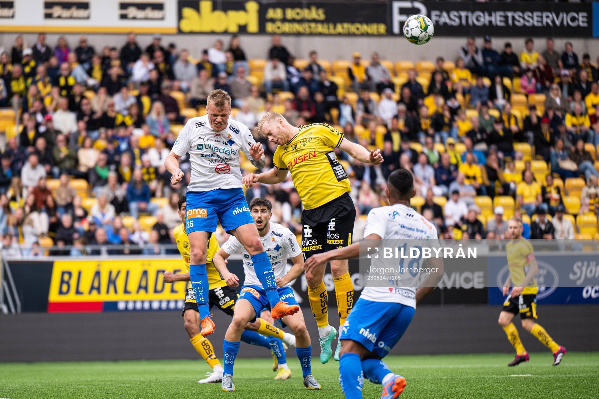 Värnamos Victor Eriksson och Elfsborgs Sveinn Guðjohnsen