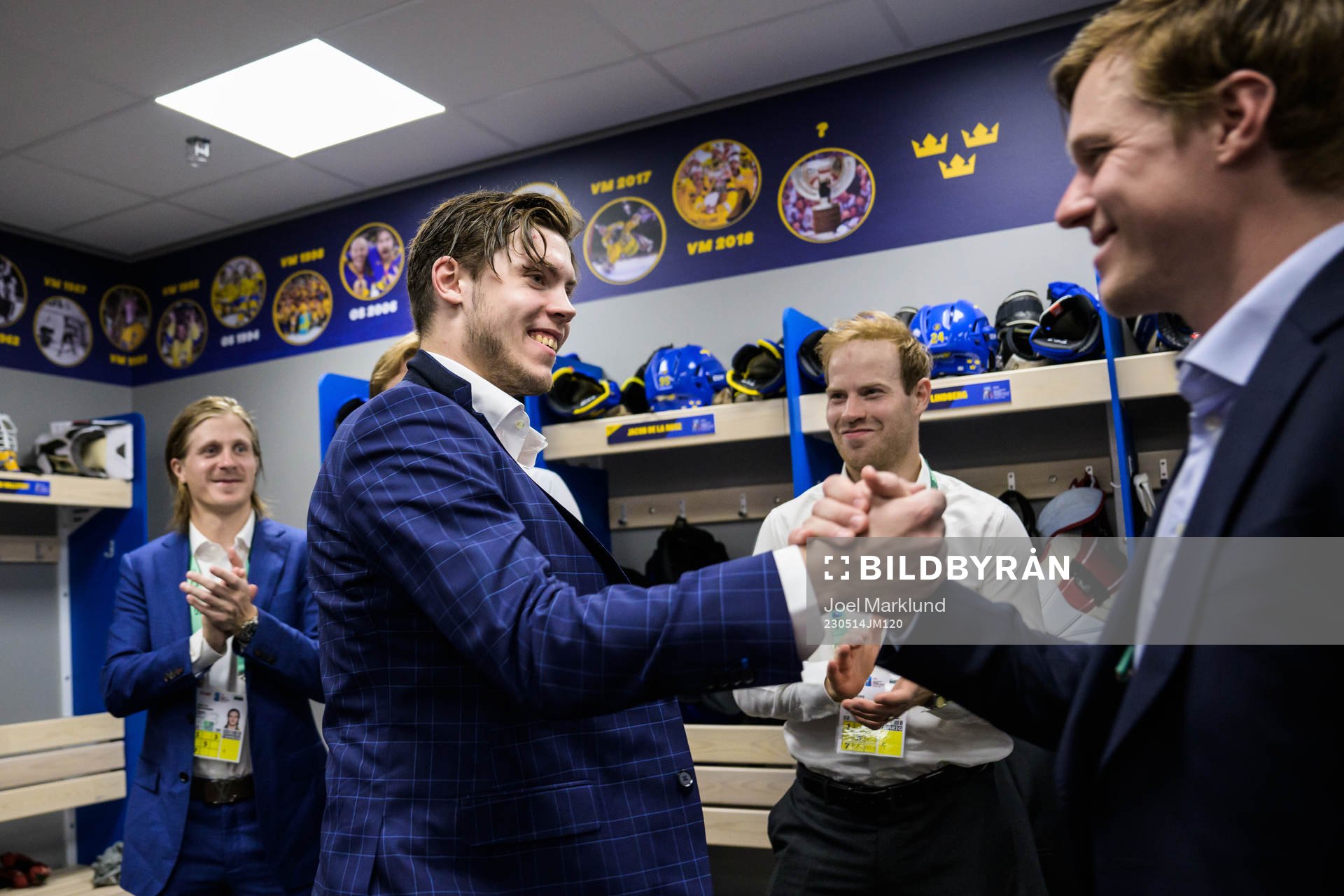 Goaltenders Jesper Wallstedt and Lars Johansson of Sweden