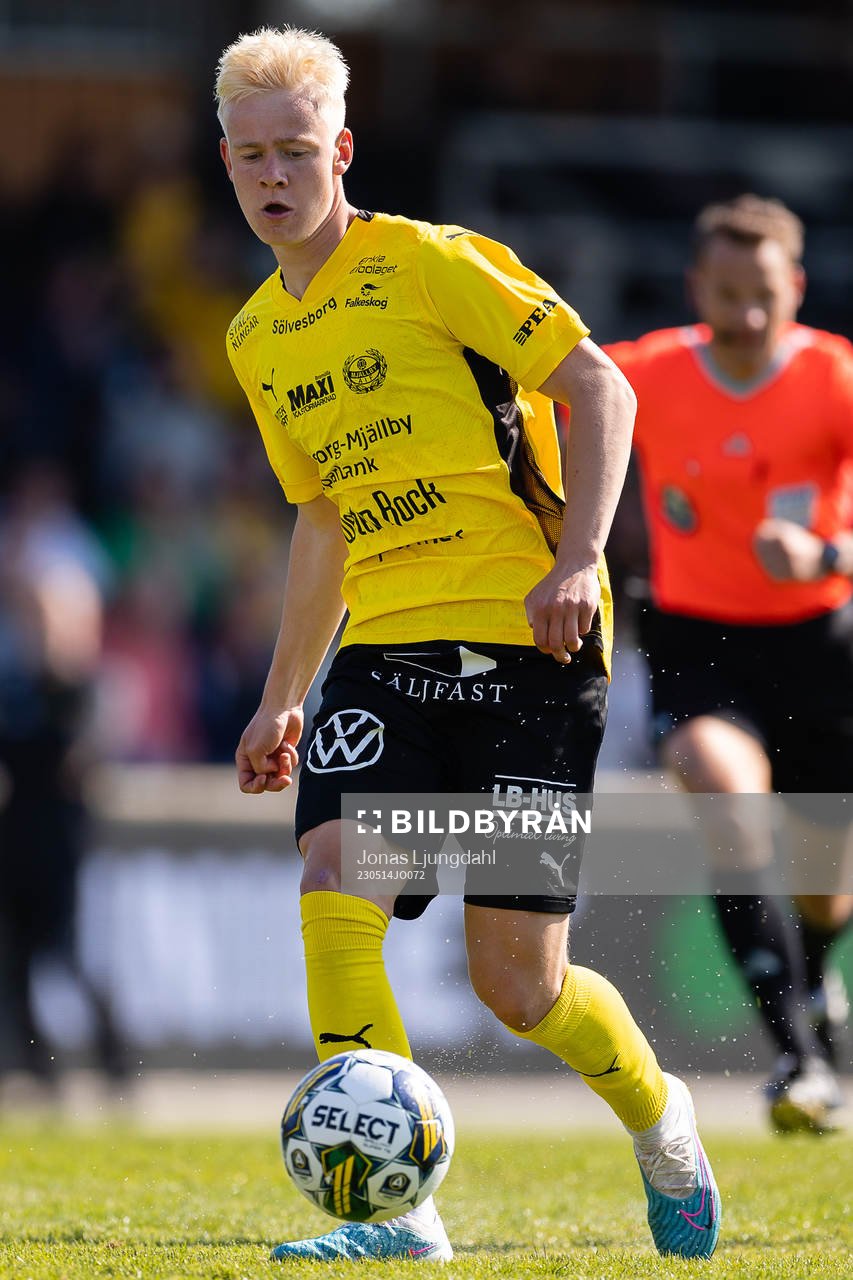 Mjällbys Otto Rosengren under fotbollsmatchen i Allsvenskan mellan Mjällby och Sirius den 14 maj 2023 i Hällevik. 