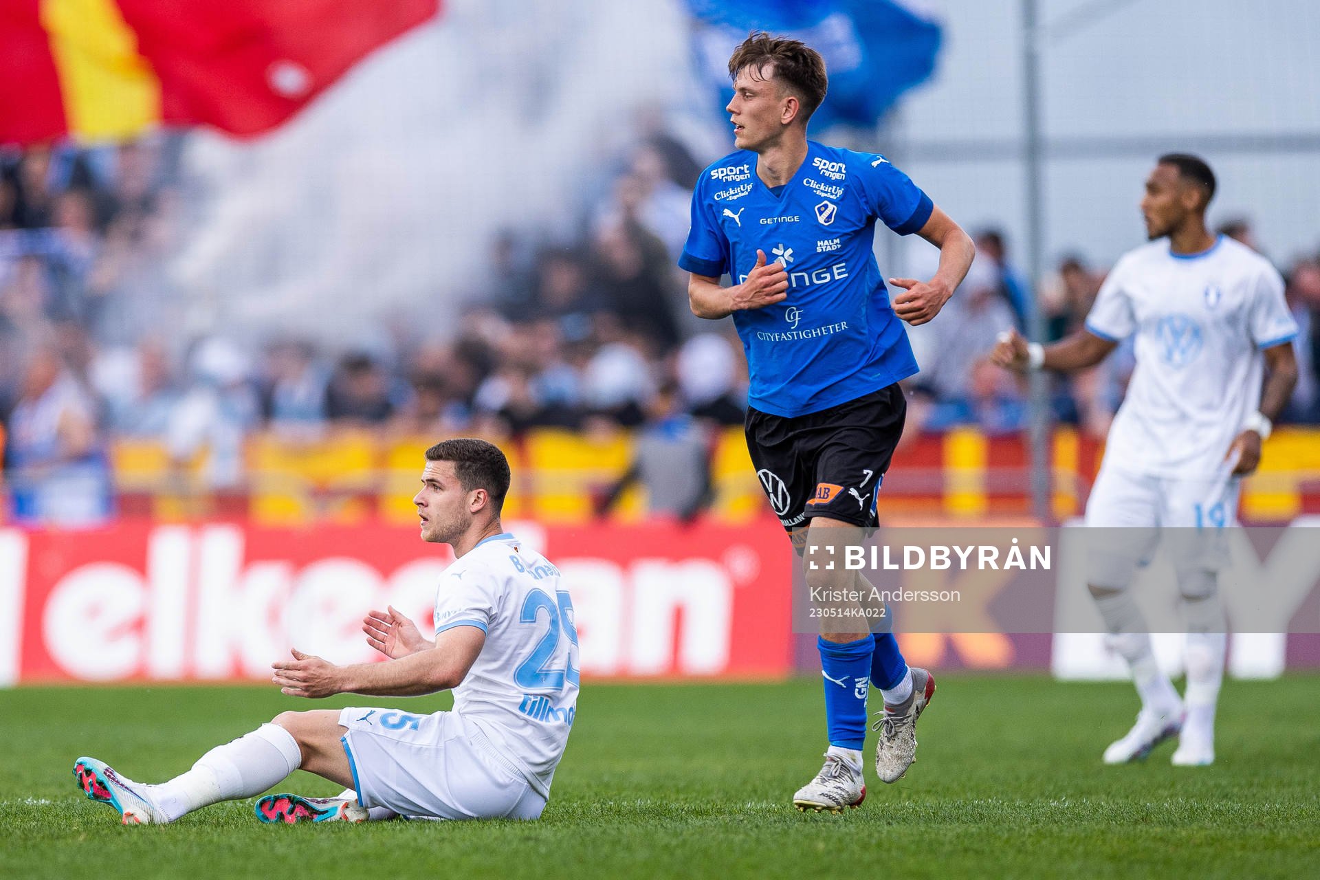 Malmö FFs Gabriel Busanello deppar bredvid Halmstads