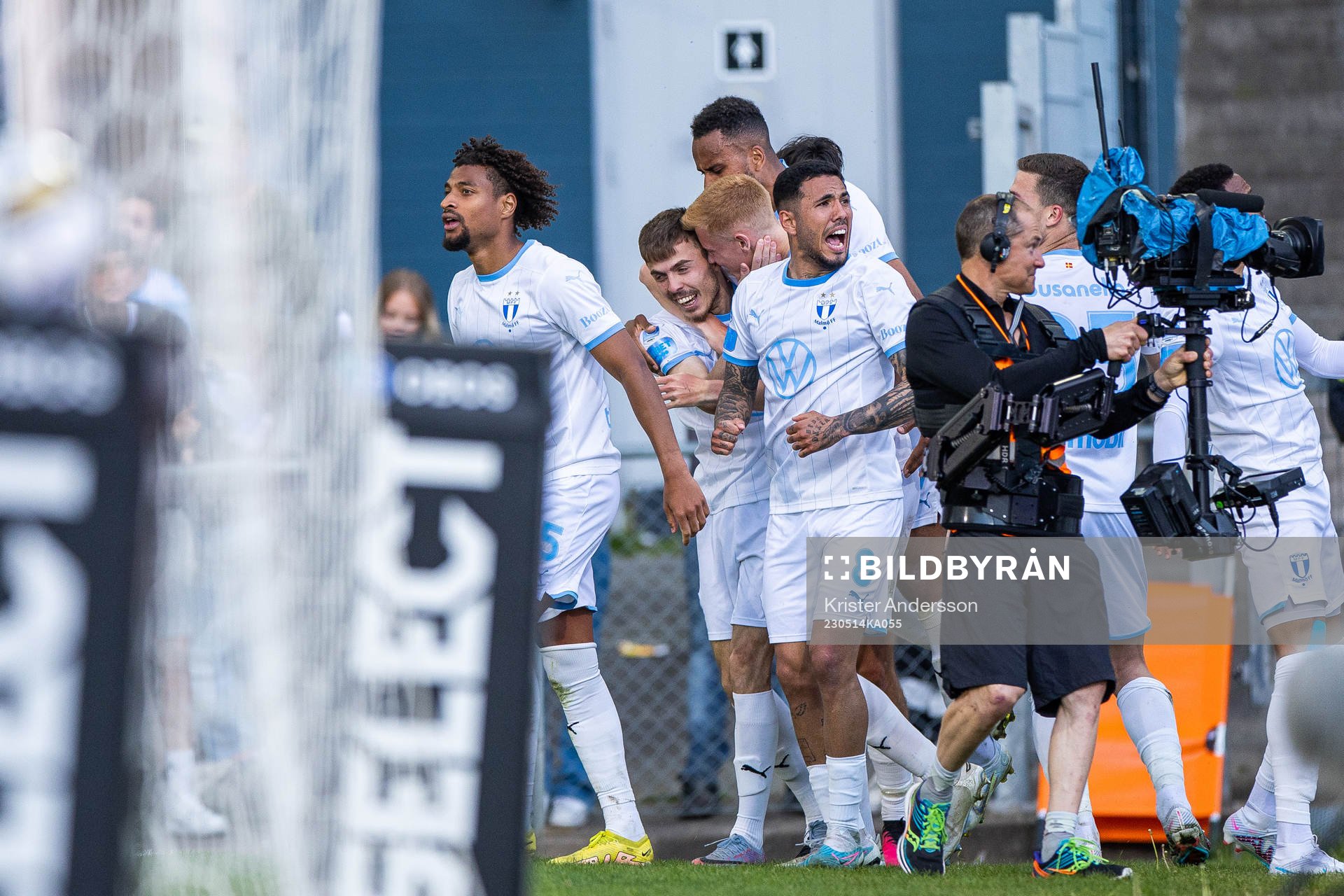 Malmö FFs Patriot Sejdiu jublar med Hugo Larsson, Isaac