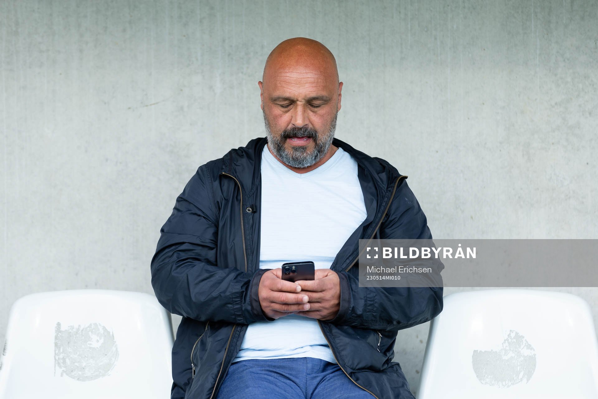 Utsiktens manager Bosko Orovic innan fotbollsmatchen i