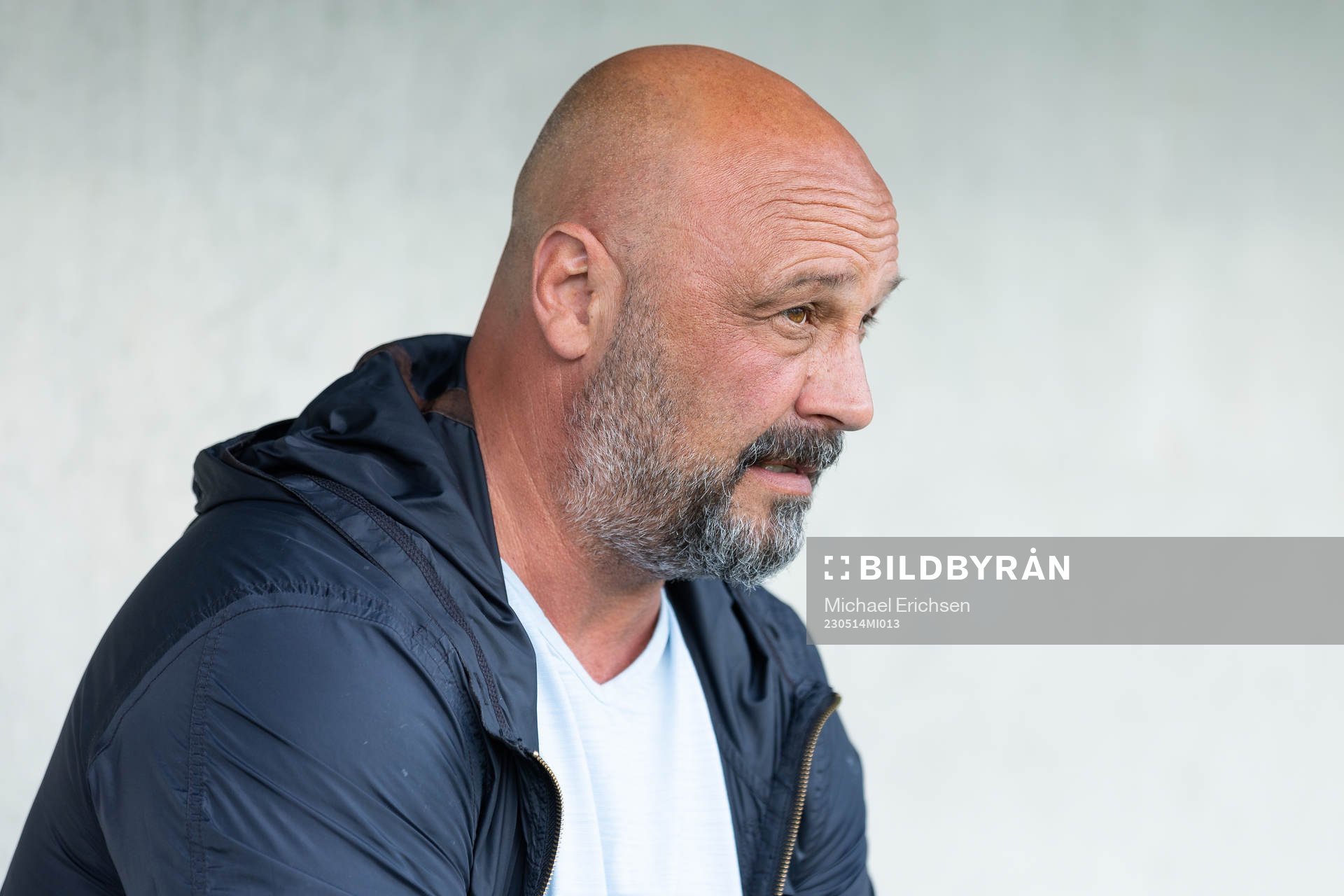Utsiktens manager Bosko Orovic innan fotbollsmatchen i