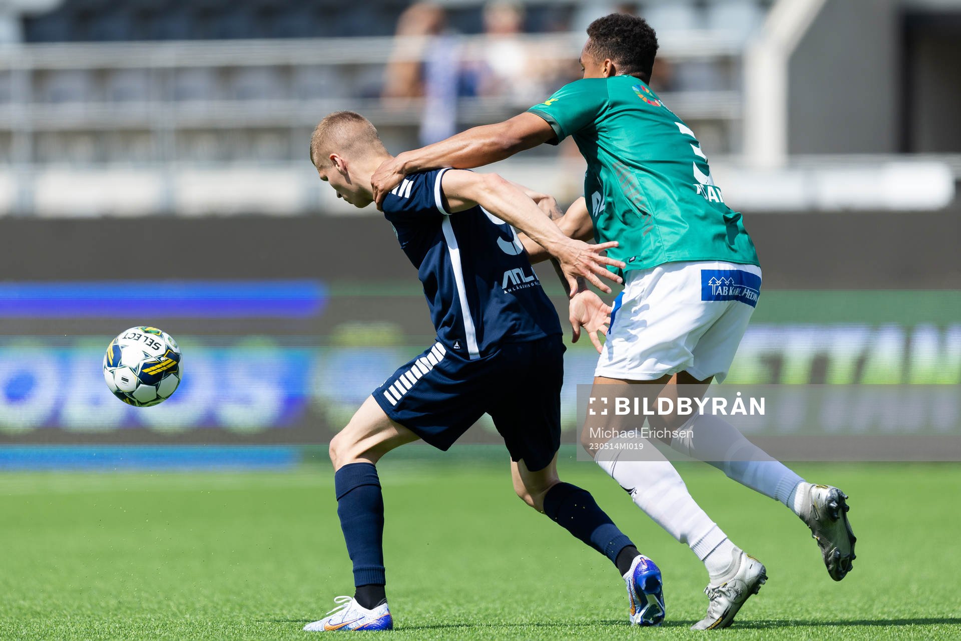 Utsiktens Lucas Hedlund och Brages Eirik Asante Gayi