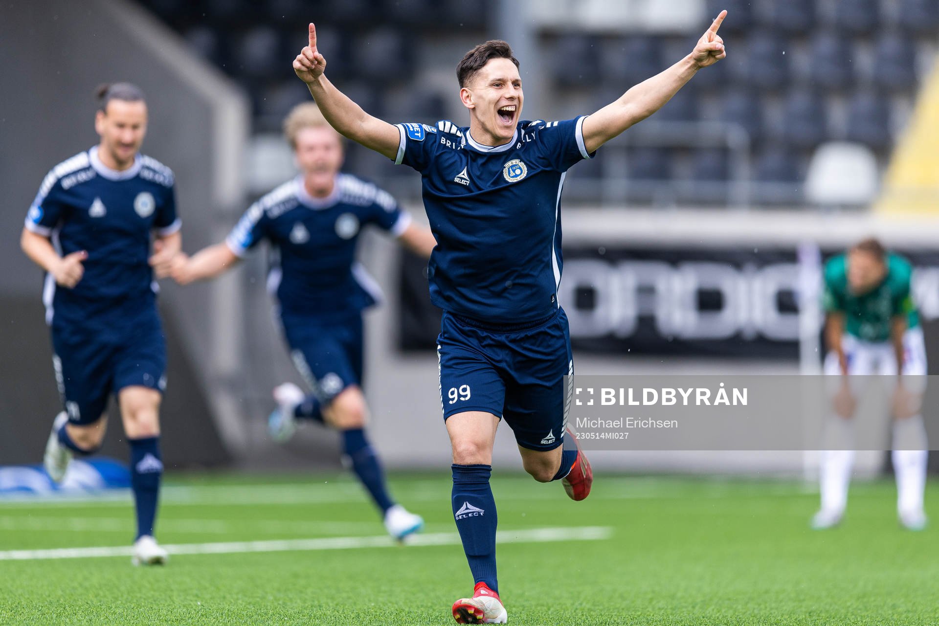 Utsiktens Emir Bosnic jublar