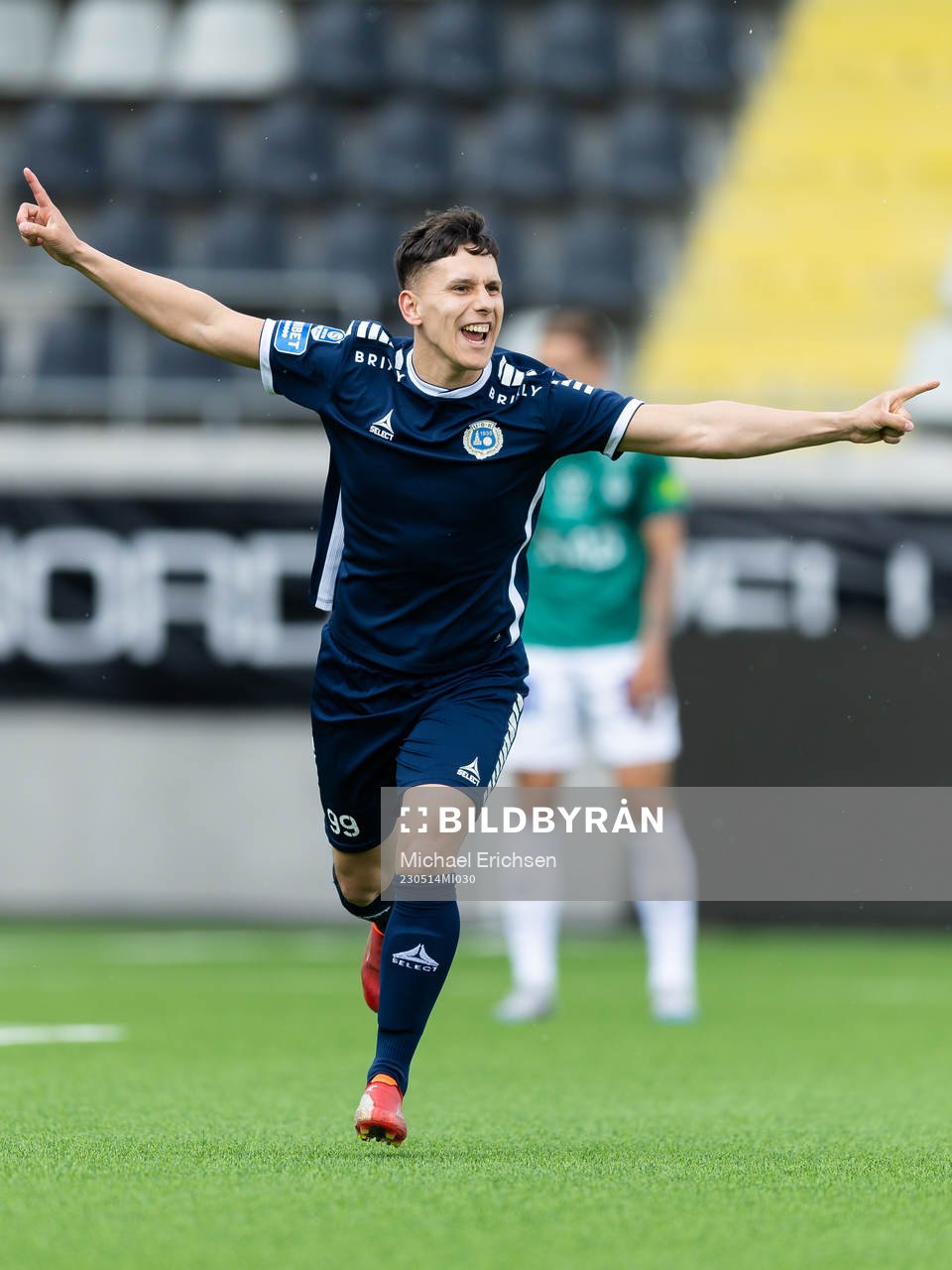 Utsiktens Emir Bosnic jublar