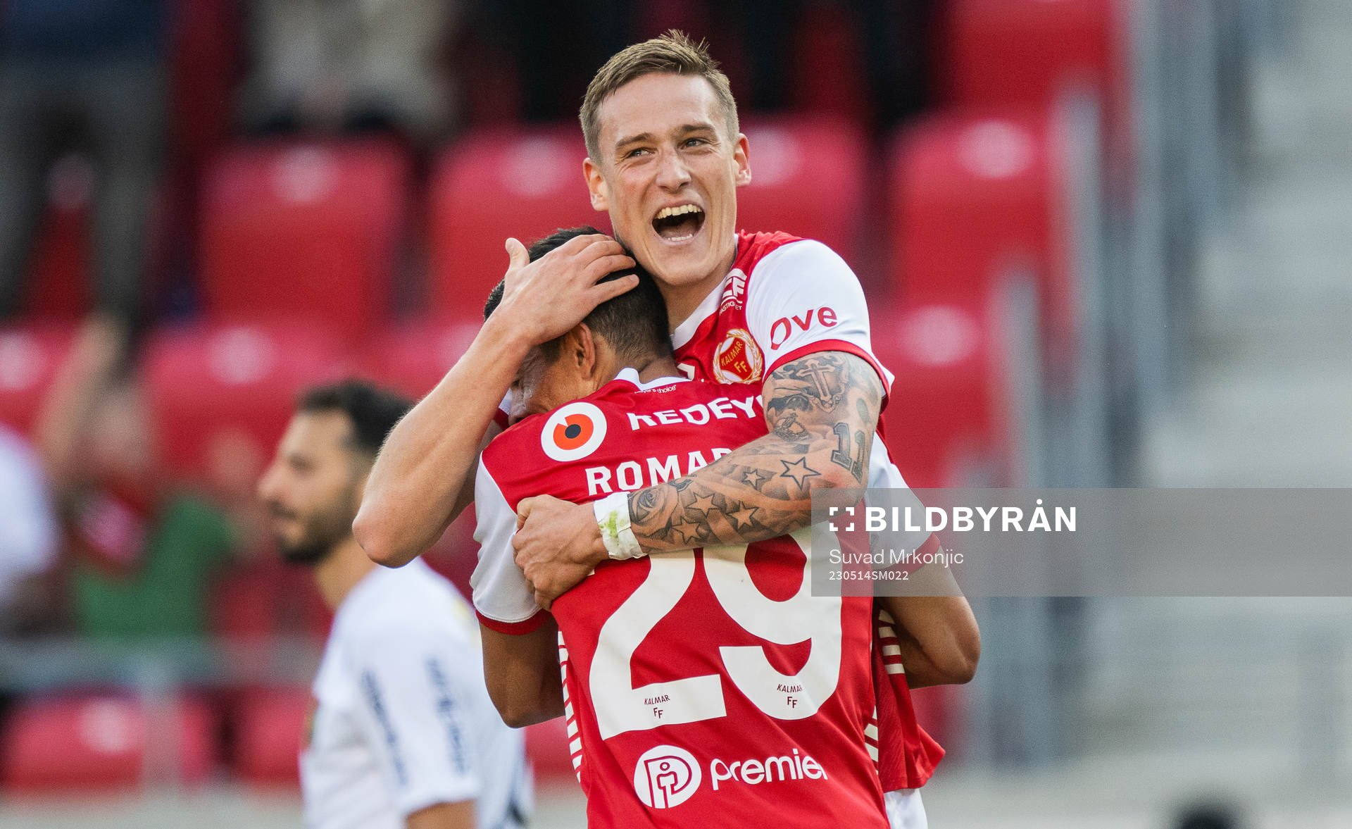 Kalmars Mileta Rajovic jublar med lagkamrater