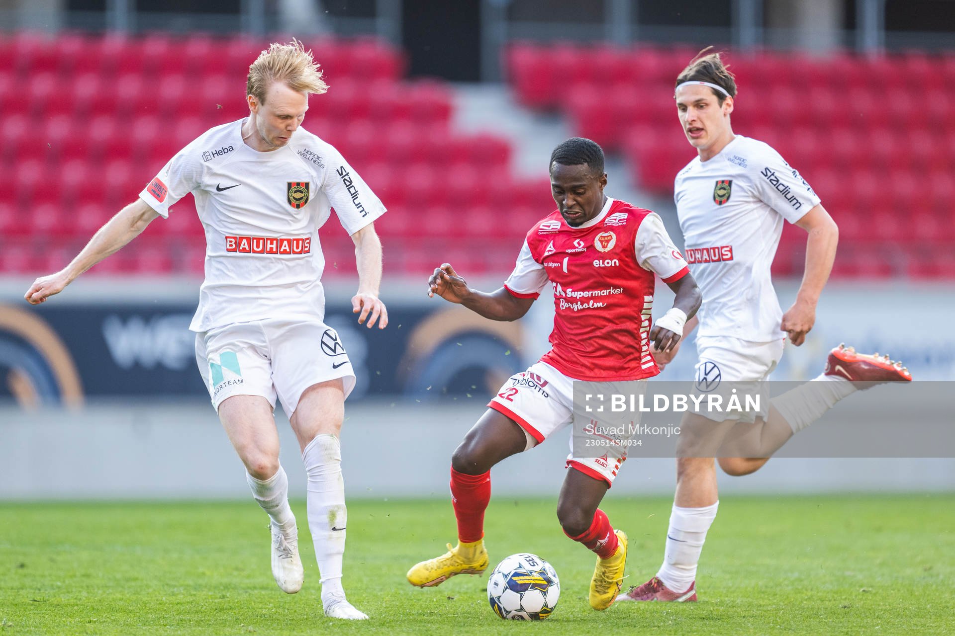 Brommapojkarnas Tim Waker och Kalmars Nahom Girmai Netabay
