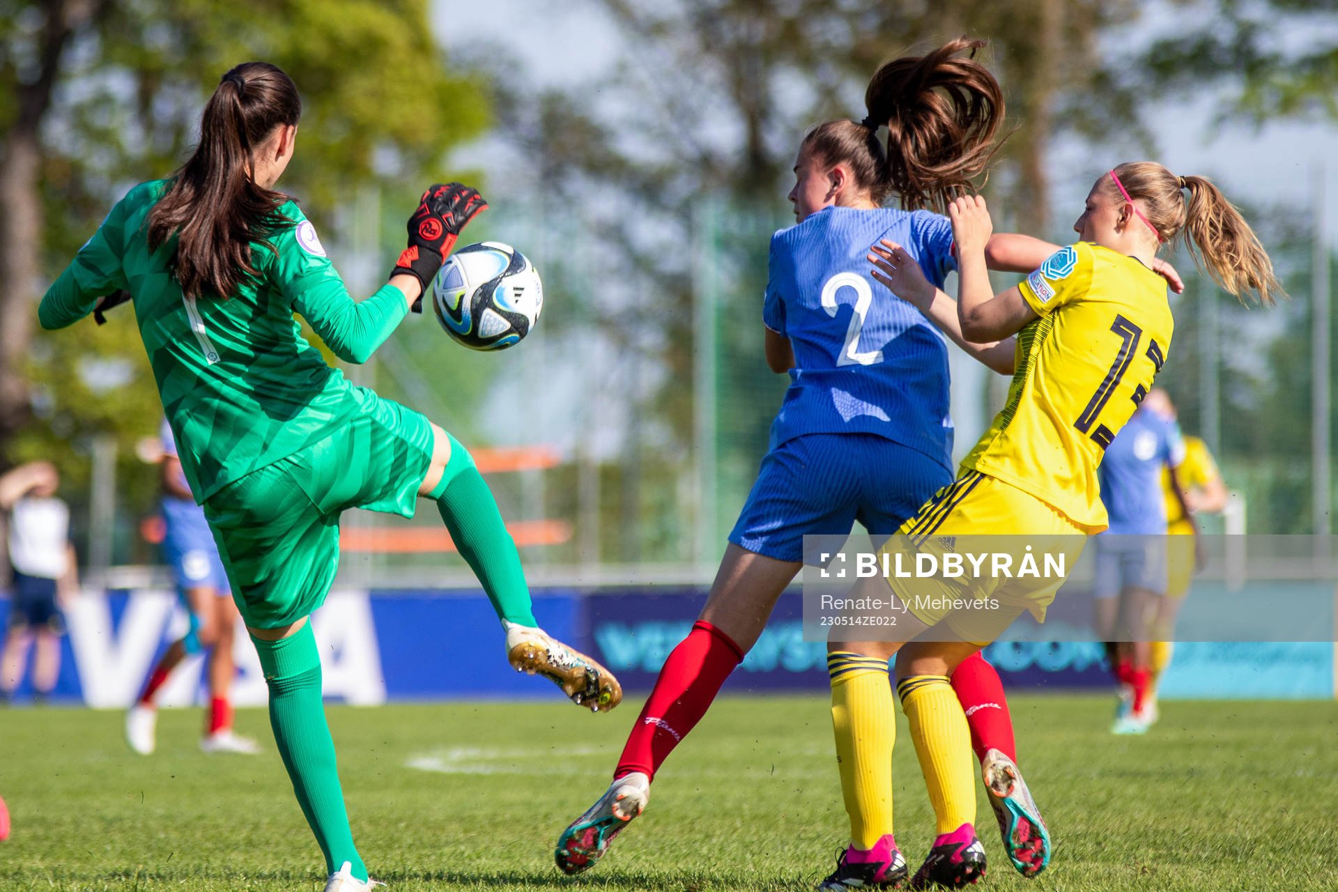 Goalkeeper Alyssa Fernandes and Celeste Delcroix of France