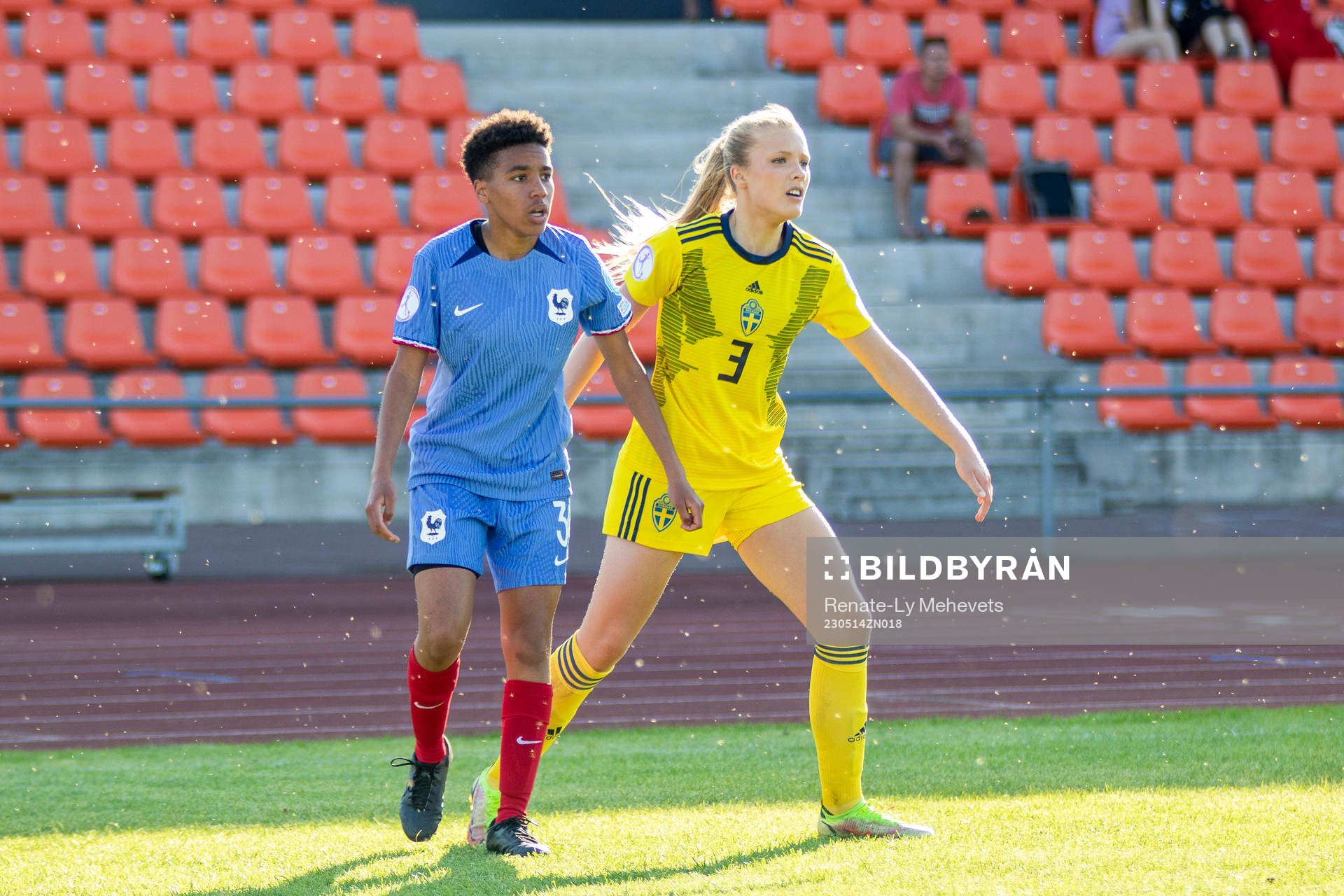 Taeryne Job of France and Smilla Holmberg of Sweden