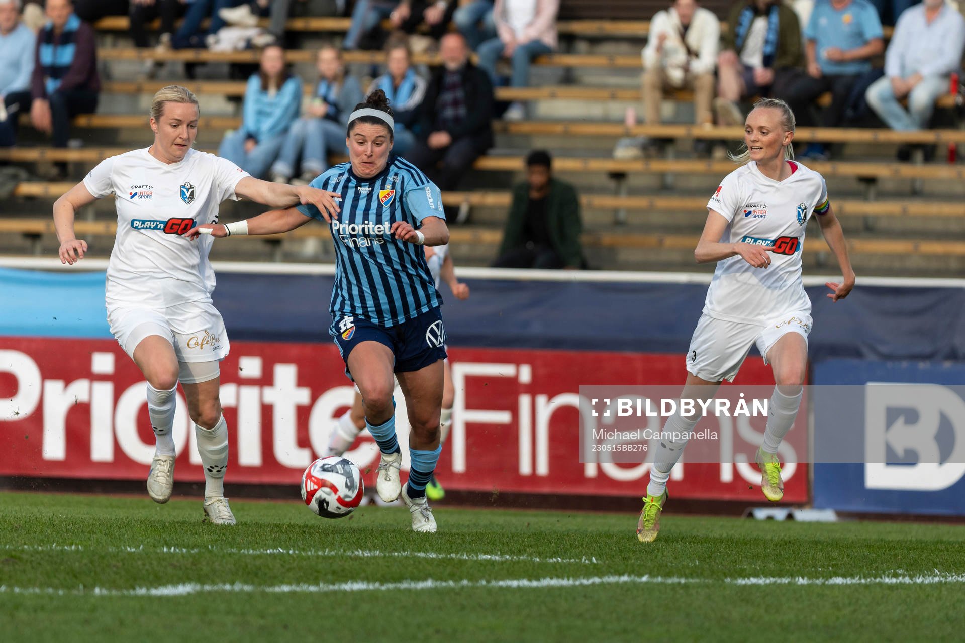 Växjö DFFs Alexandra Jonasson och Emma Pennsäter mot