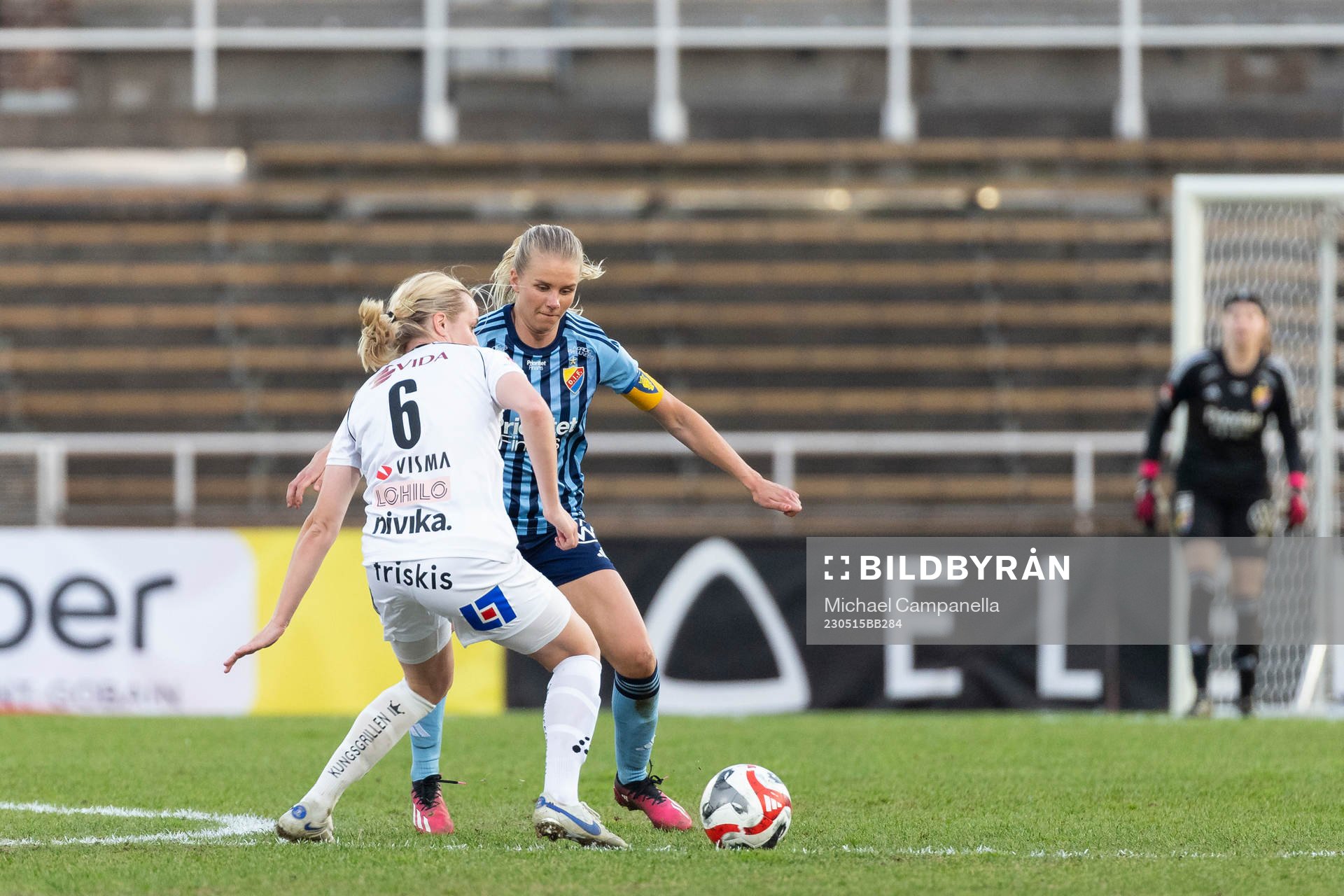Djurgårdens Nellie Lilja och Växjö DFFs Alexandra