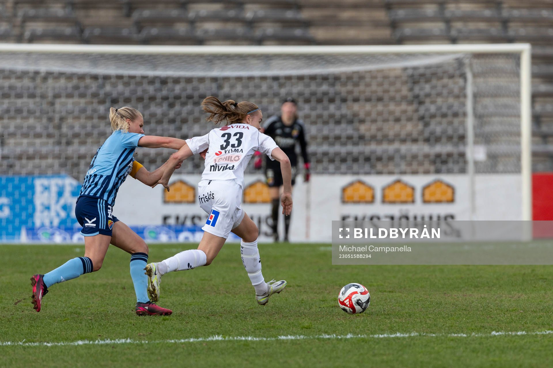 Växjö DFFs Elin Nilsson och Djurgårdens Nellie Lilja