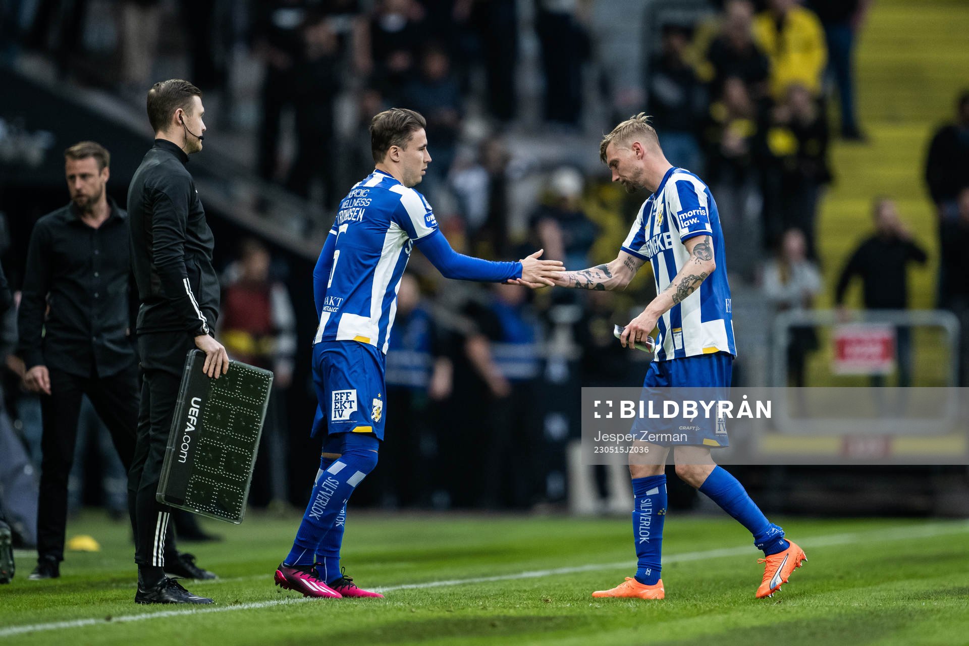 IFK Göteborgs Sebastian Eriksson lämnar skadad