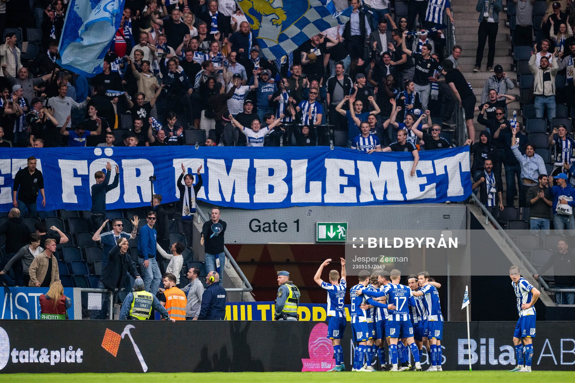 IFK Göteborgs Sebastian Ohlsson jublar framför