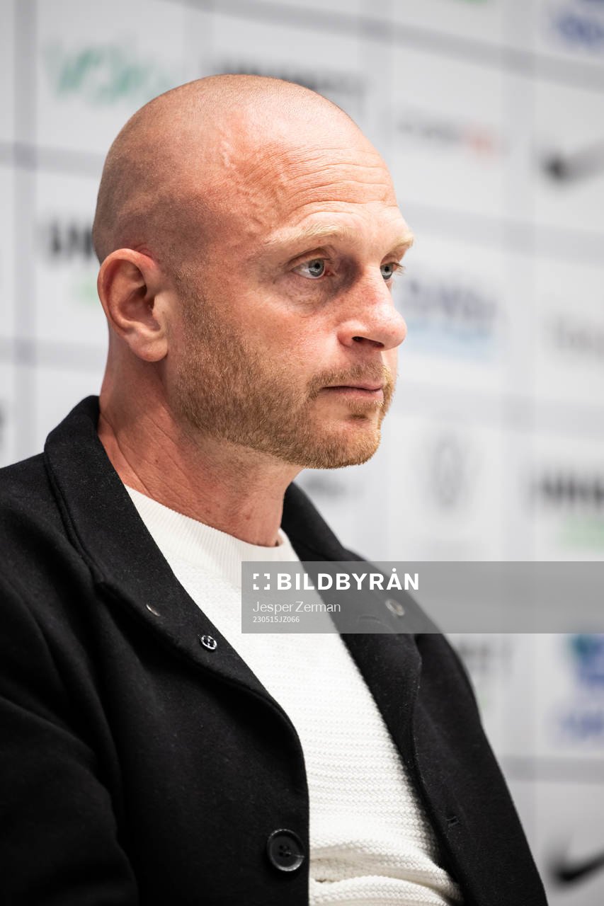 AIKs tränare Andreas Brännström på presskonferensen