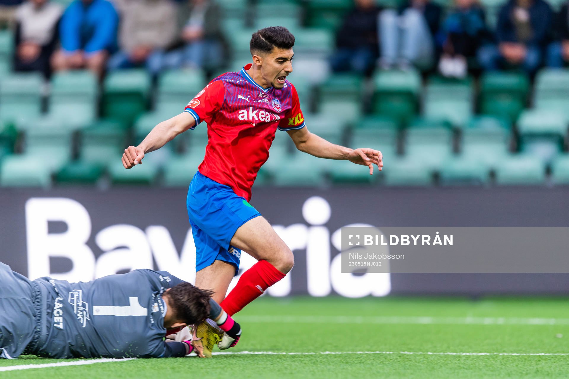 GIF Sundsvalls målvakt Oscar Jonsson och Helsingborgs Amar