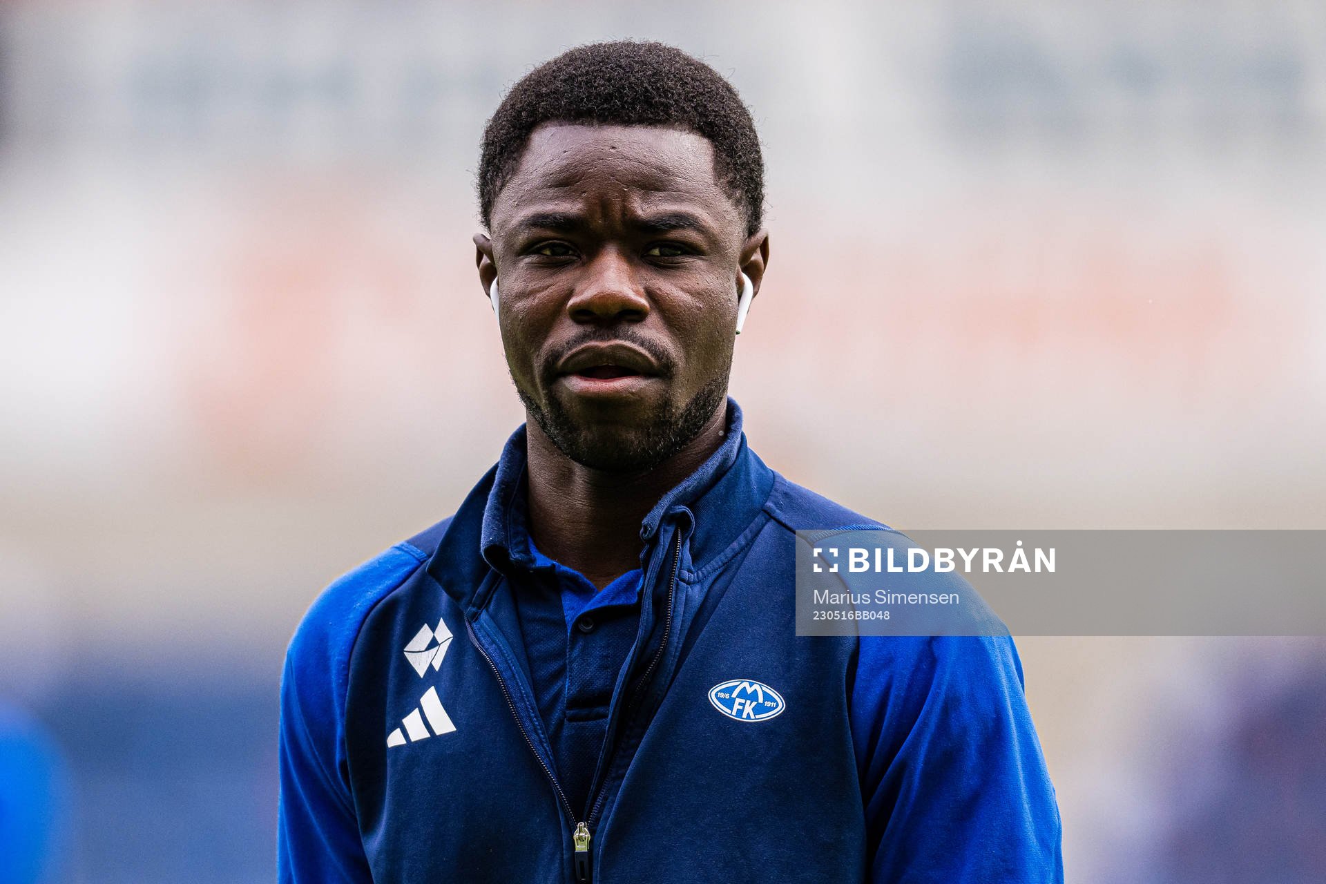 Eric Kitolano of Molde arrives