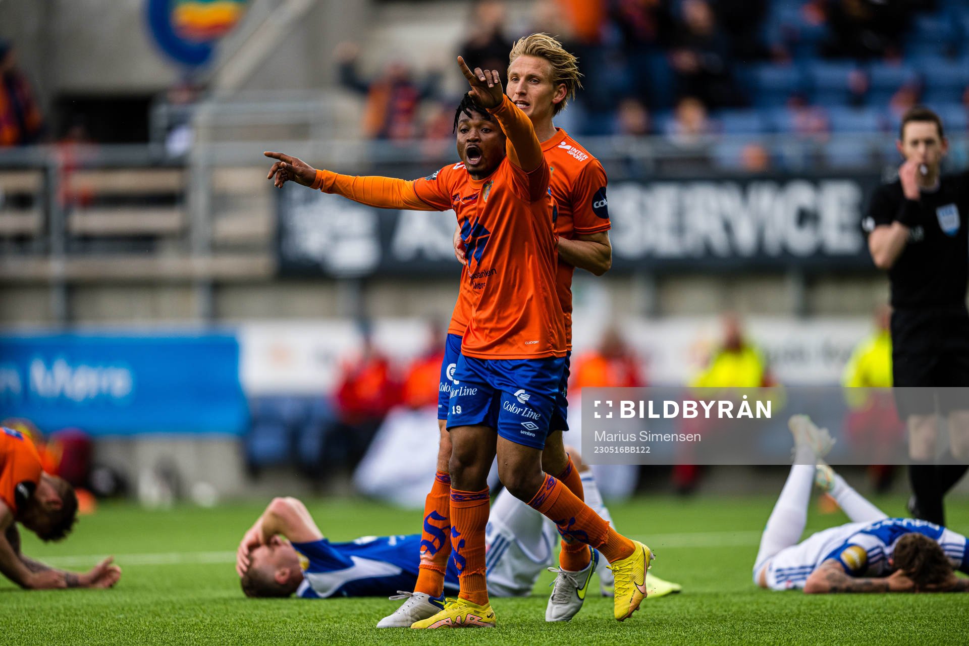 Isaac Atanga and Erlend Segberg of Aalesund